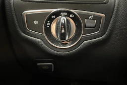 Valkoinen Mercedes-Benz C 2015 kuva 20.