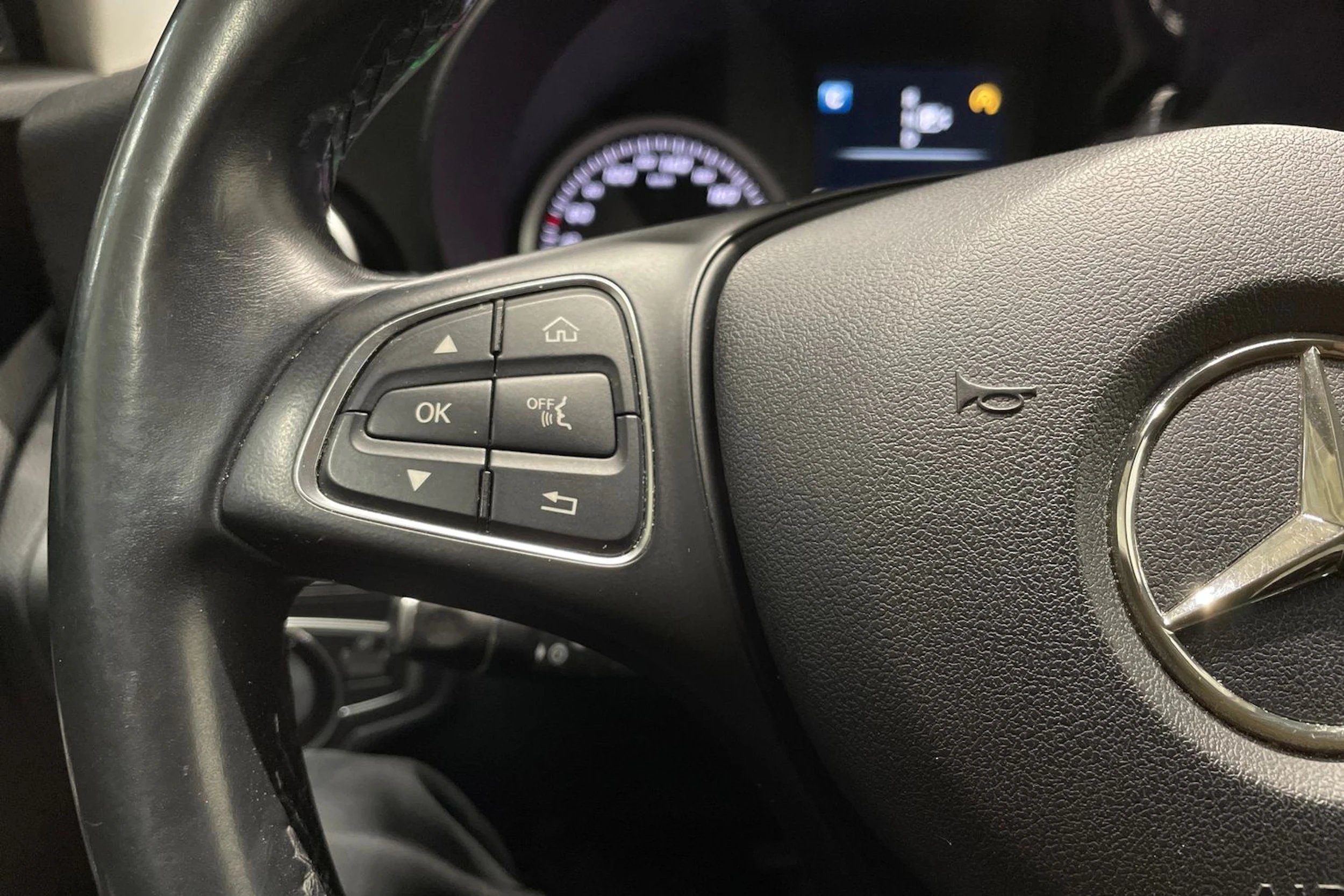 Valkoinen Mercedes-Benz C 2015 kuva 21.