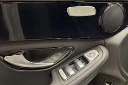 Valkoinen Mercedes-Benz C 2015 kuva 24.