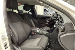 Valkoinen Mercedes-Benz C 2015 kuva 27.