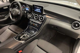 Valkoinen Mercedes-Benz C 2015 kuva 28.