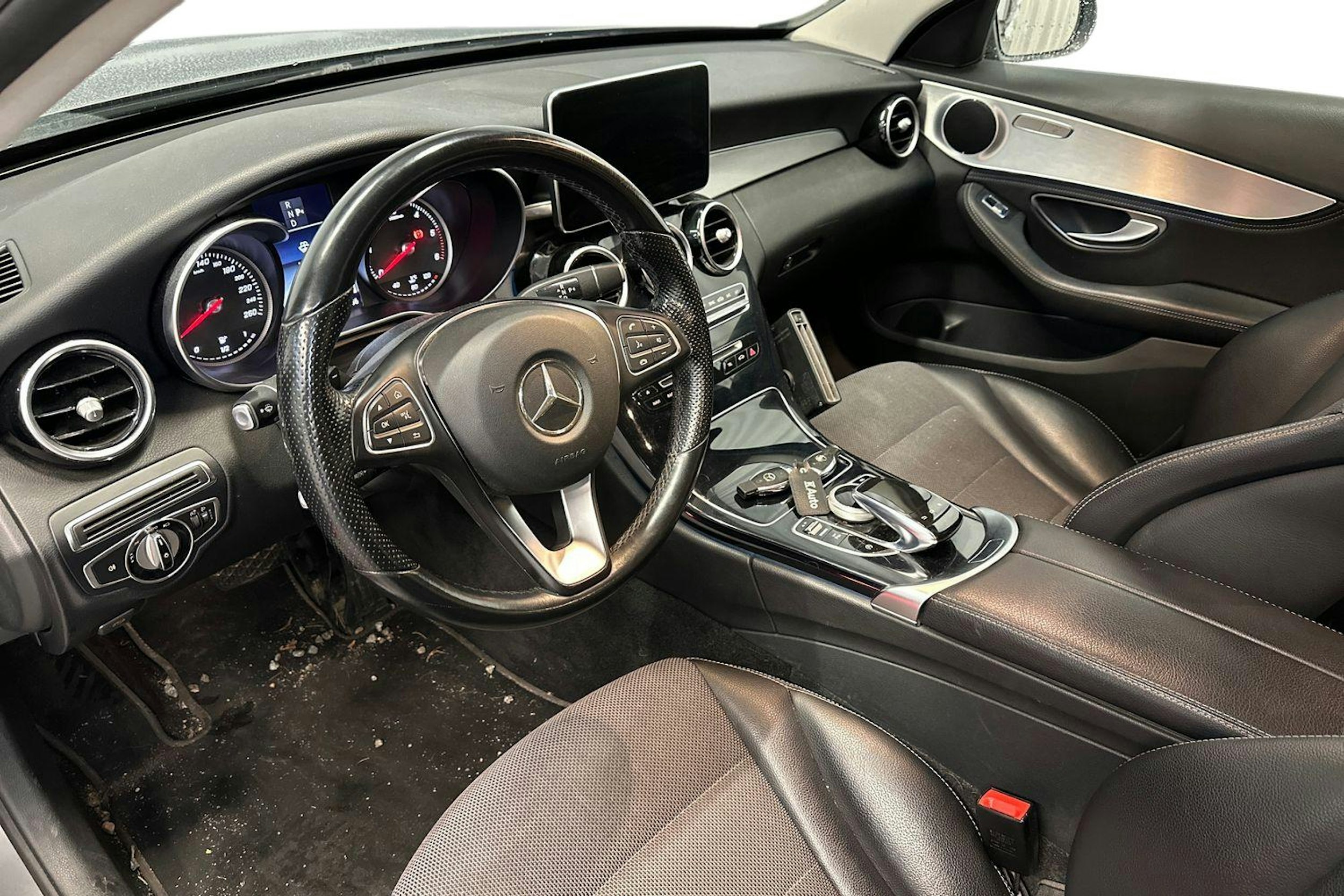 harmaa Mercedes-Benz C 2015 kuva 3.