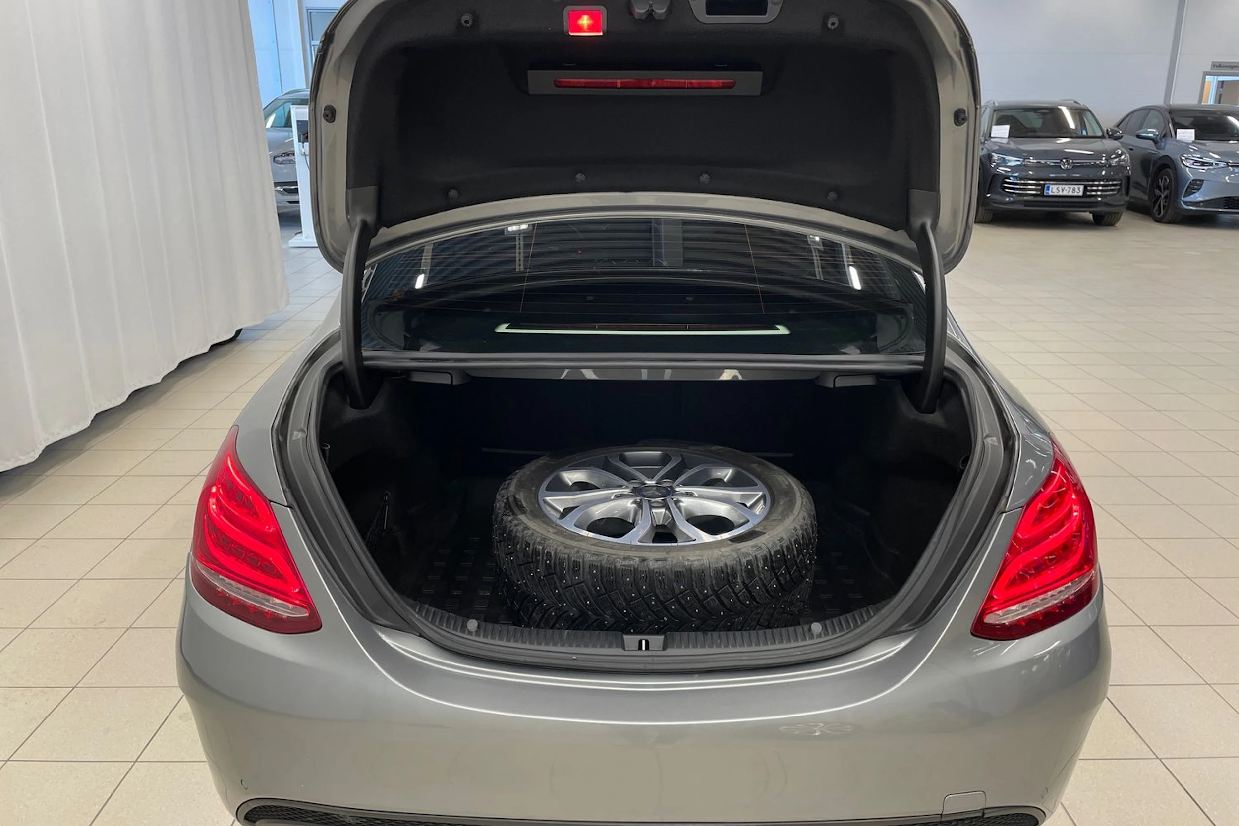 Harmaa Mercedes-Benz C 2015 kuva 15.