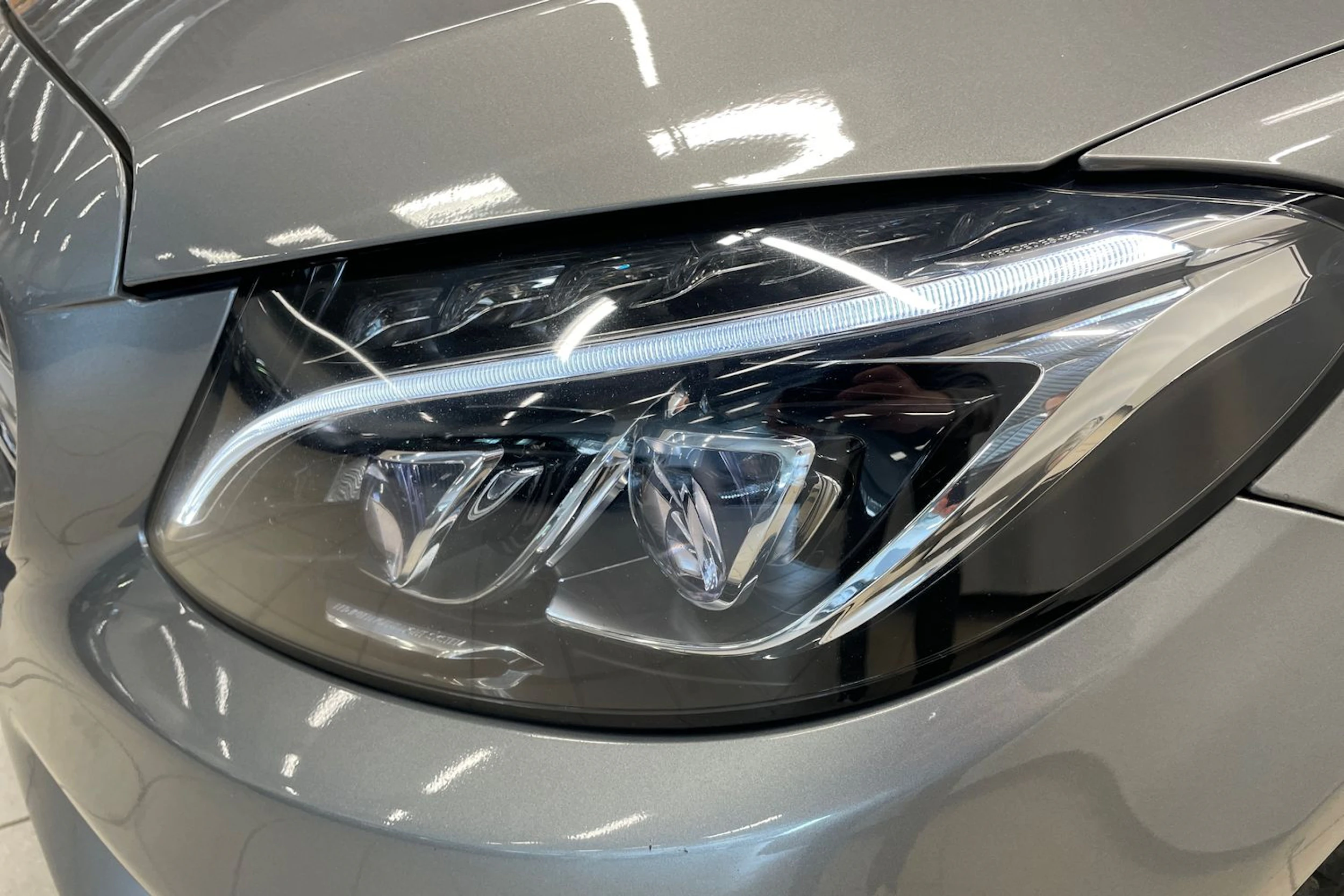 Harmaa Mercedes-Benz C 2015 kuva 17.