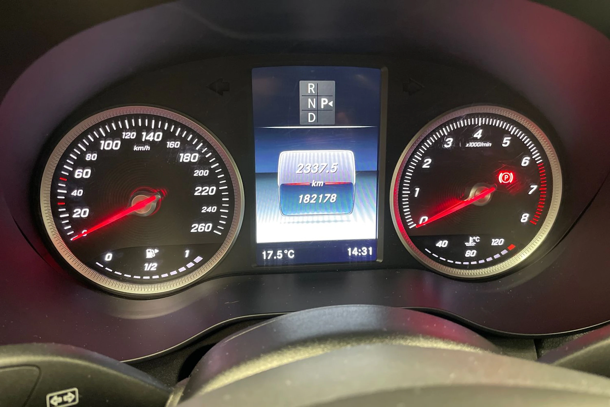 Harmaa Mercedes-Benz C 2015 kuva 19.