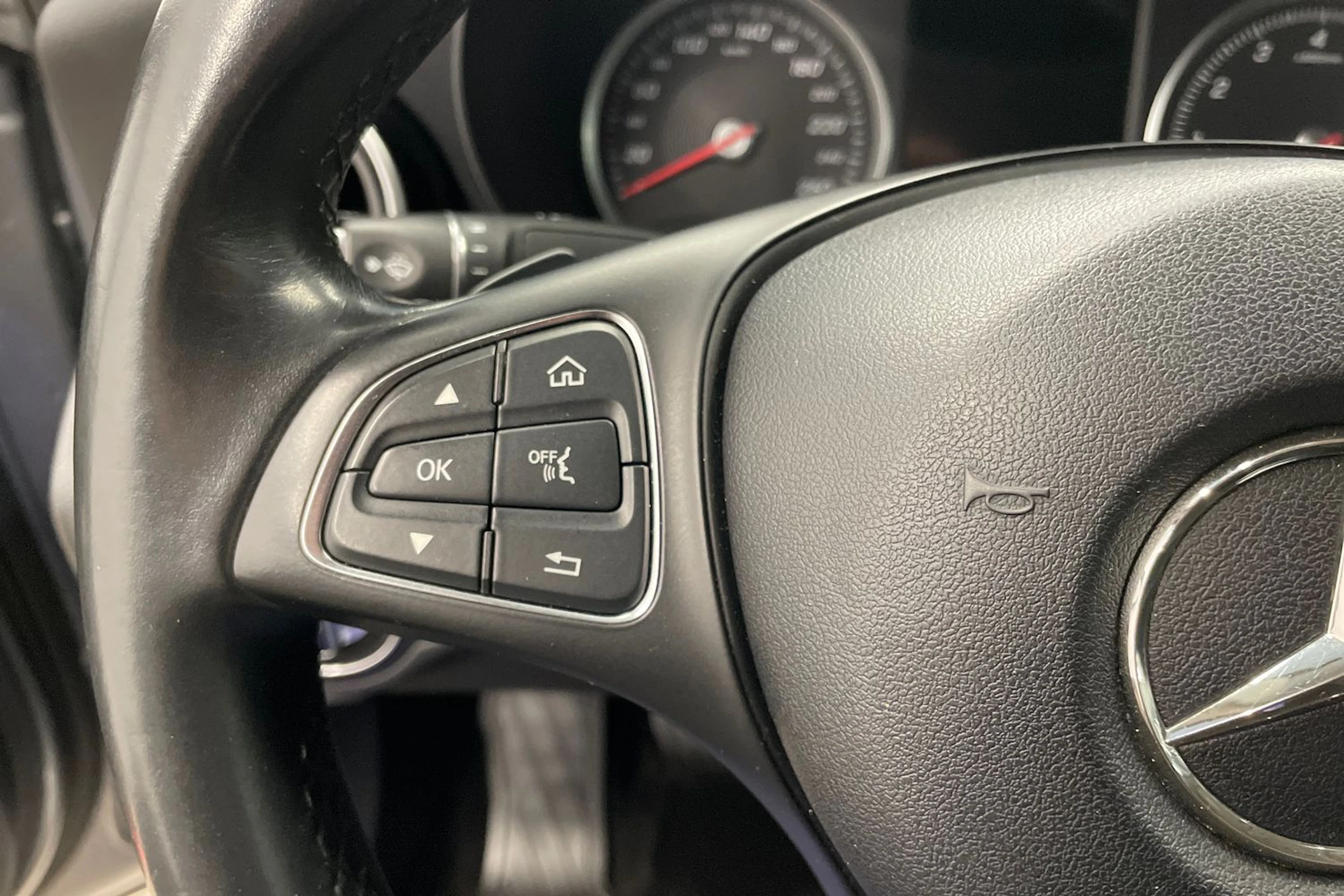 Harmaa Mercedes-Benz C 2015 kuva 21.