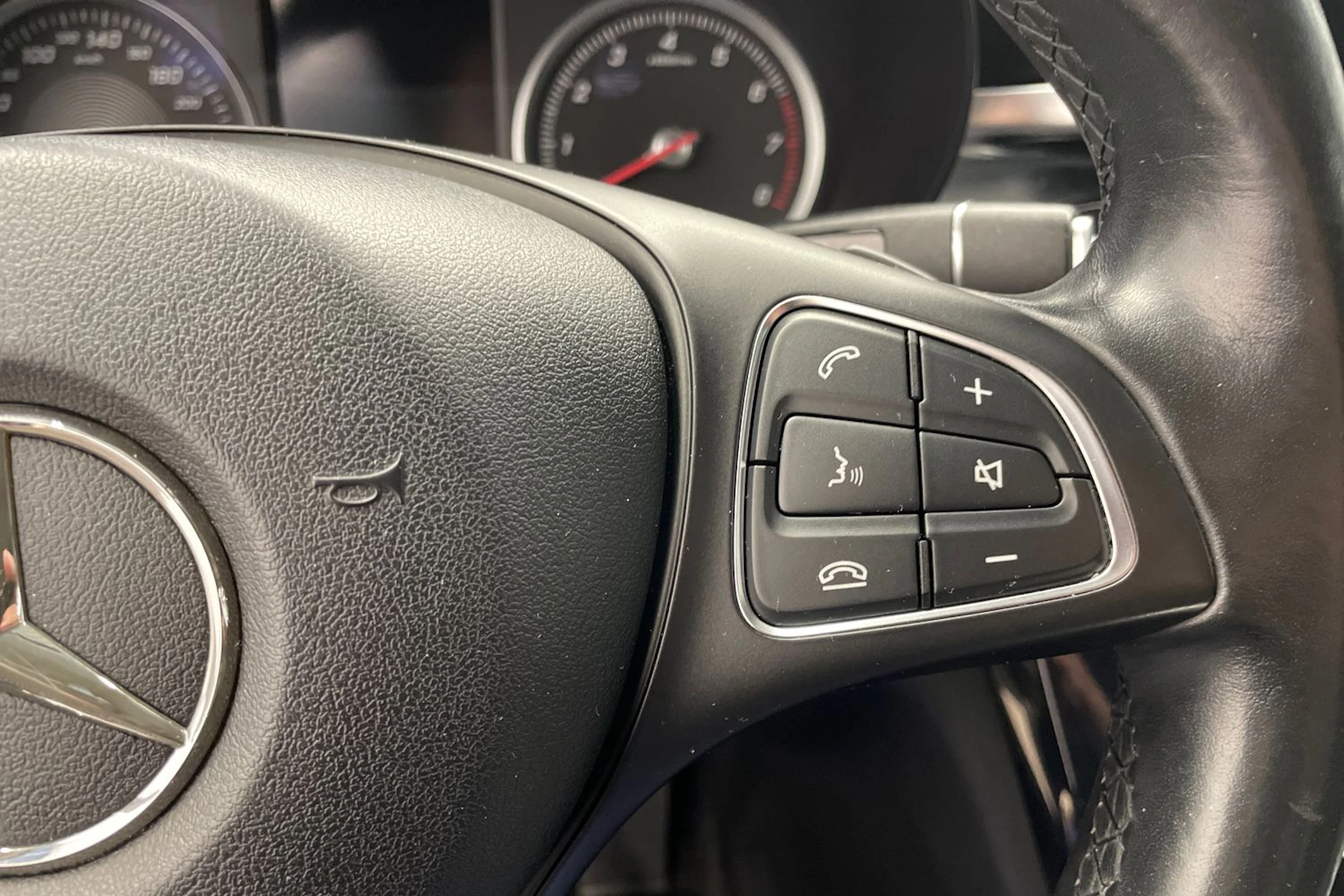 Harmaa Mercedes-Benz C 2015 kuva 22.