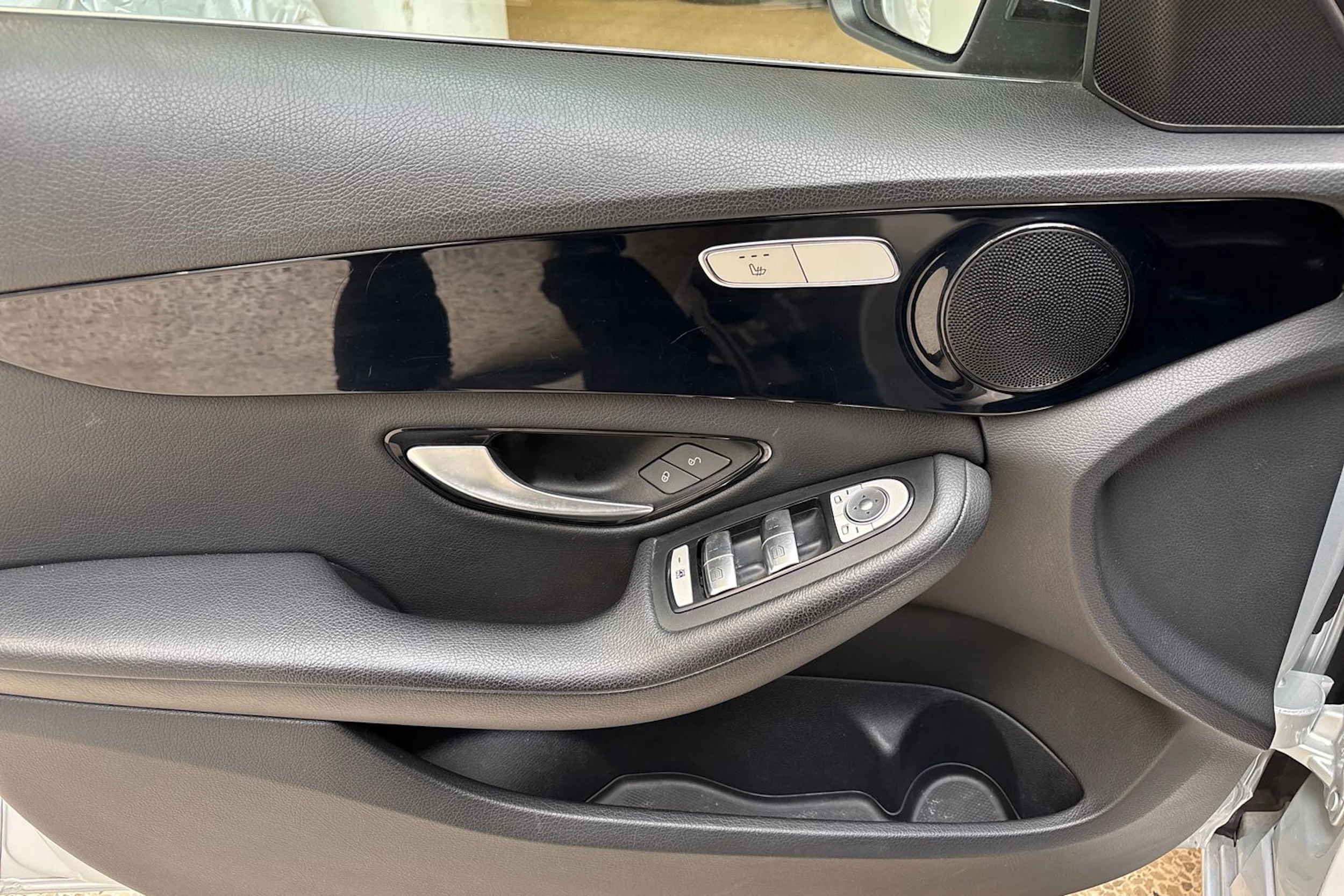 harmaa Mercedes-Benz C 2015 kuva 17.