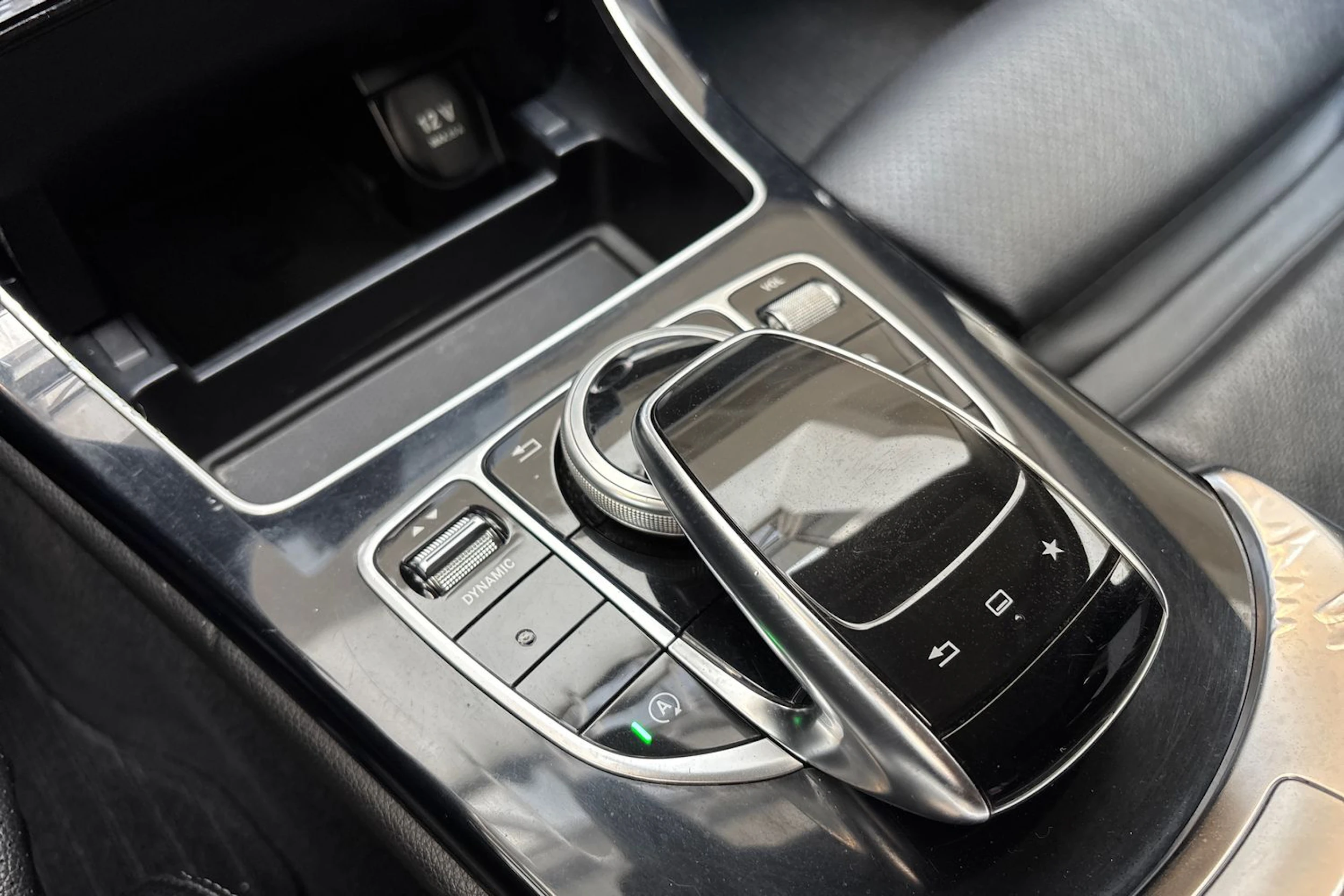 harmaa Mercedes-Benz C 2015 kuva 24.