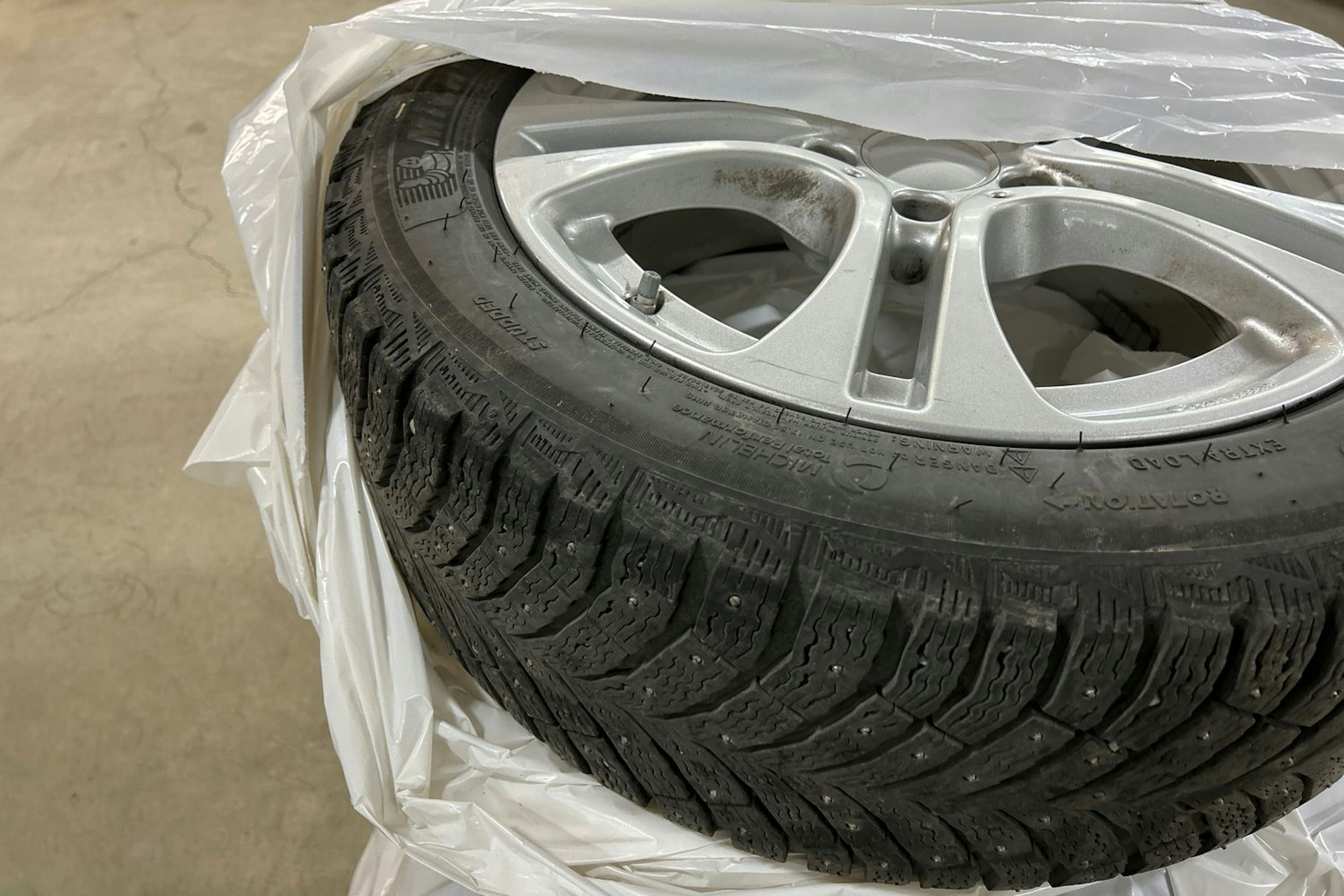 Ruskea (beige) Mercedes-Benz C 2015 kuva 10.