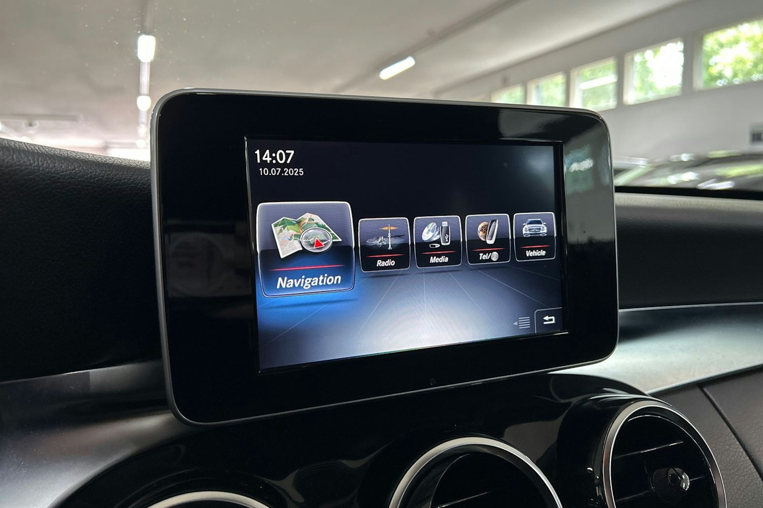 Ruskea (beige) Mercedes-Benz C 2015 kuva 16.