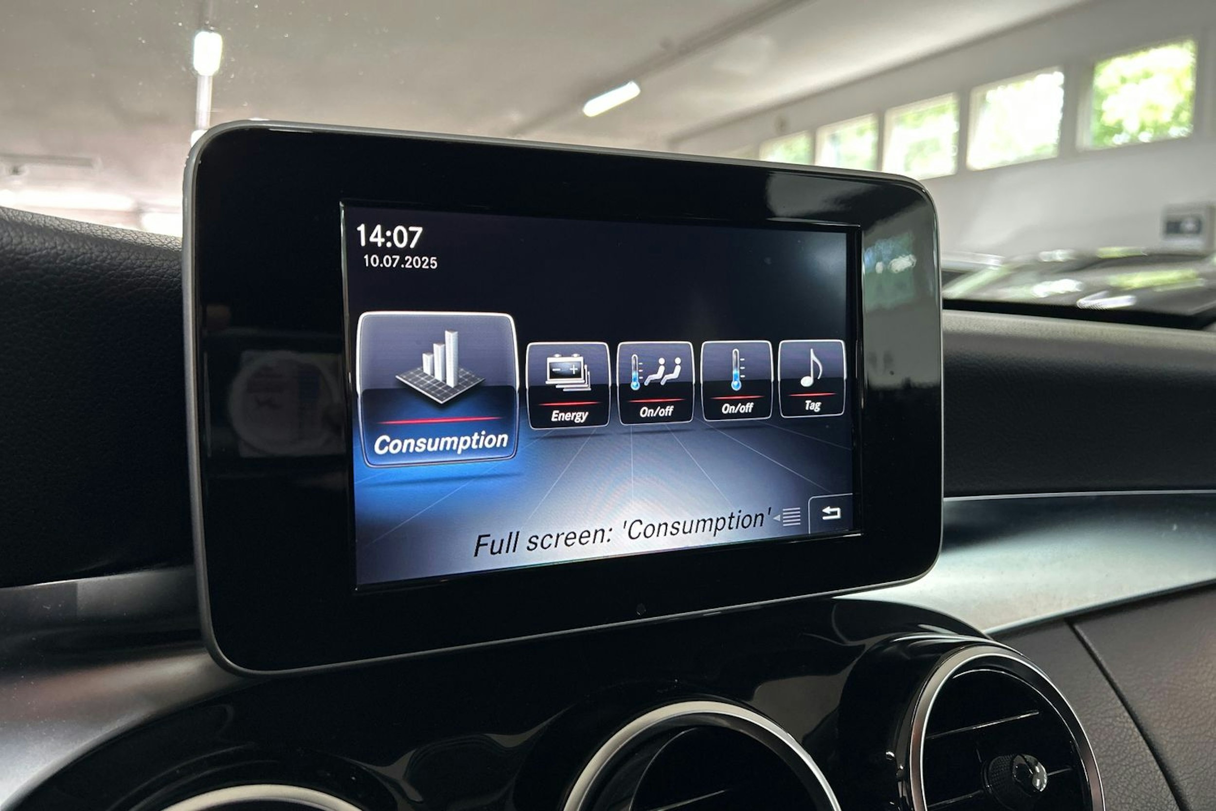 Ruskea (beige) Mercedes-Benz C 2015 kuva 17.