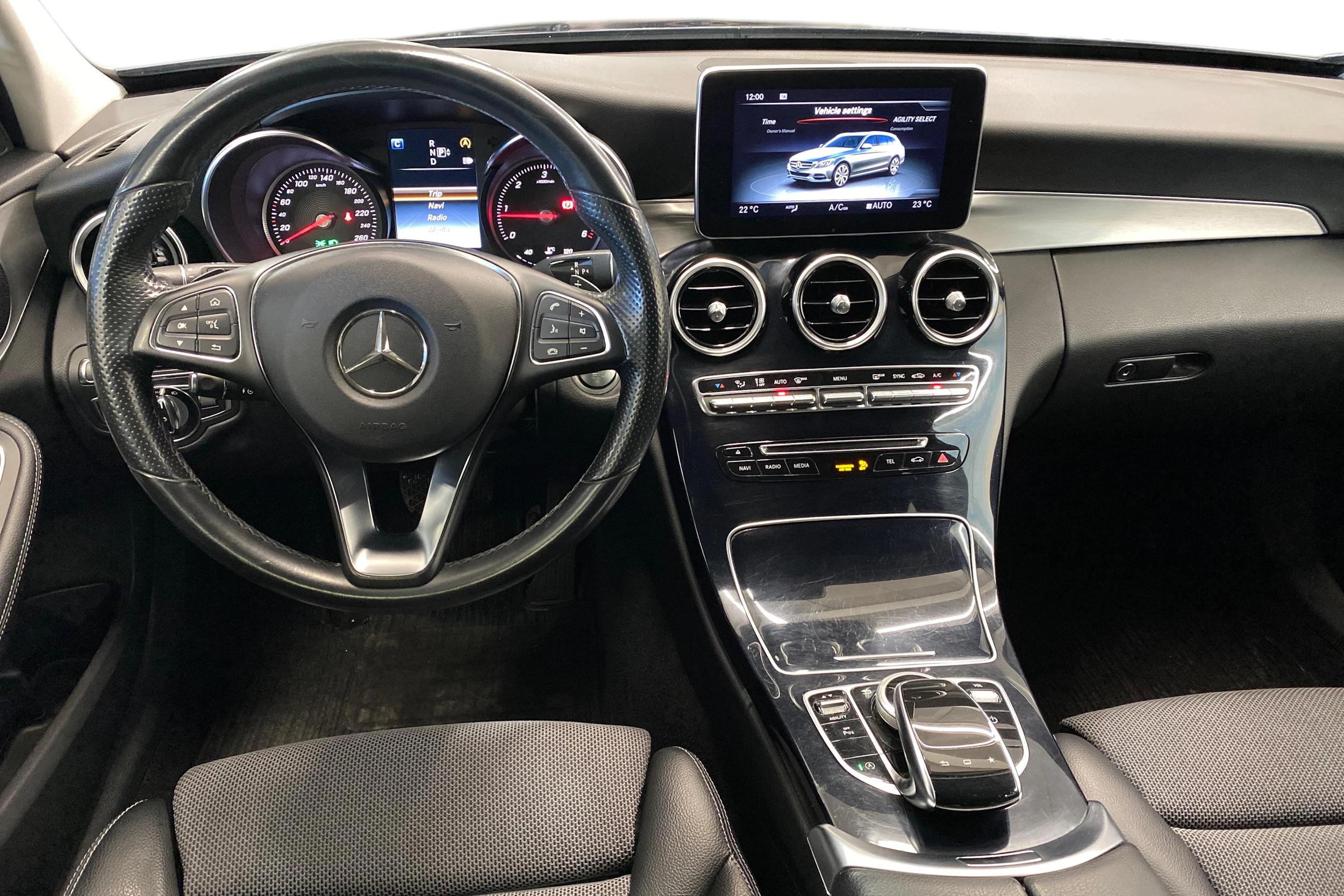 sininen Mercedes-Benz C 2015 kuva 9.
