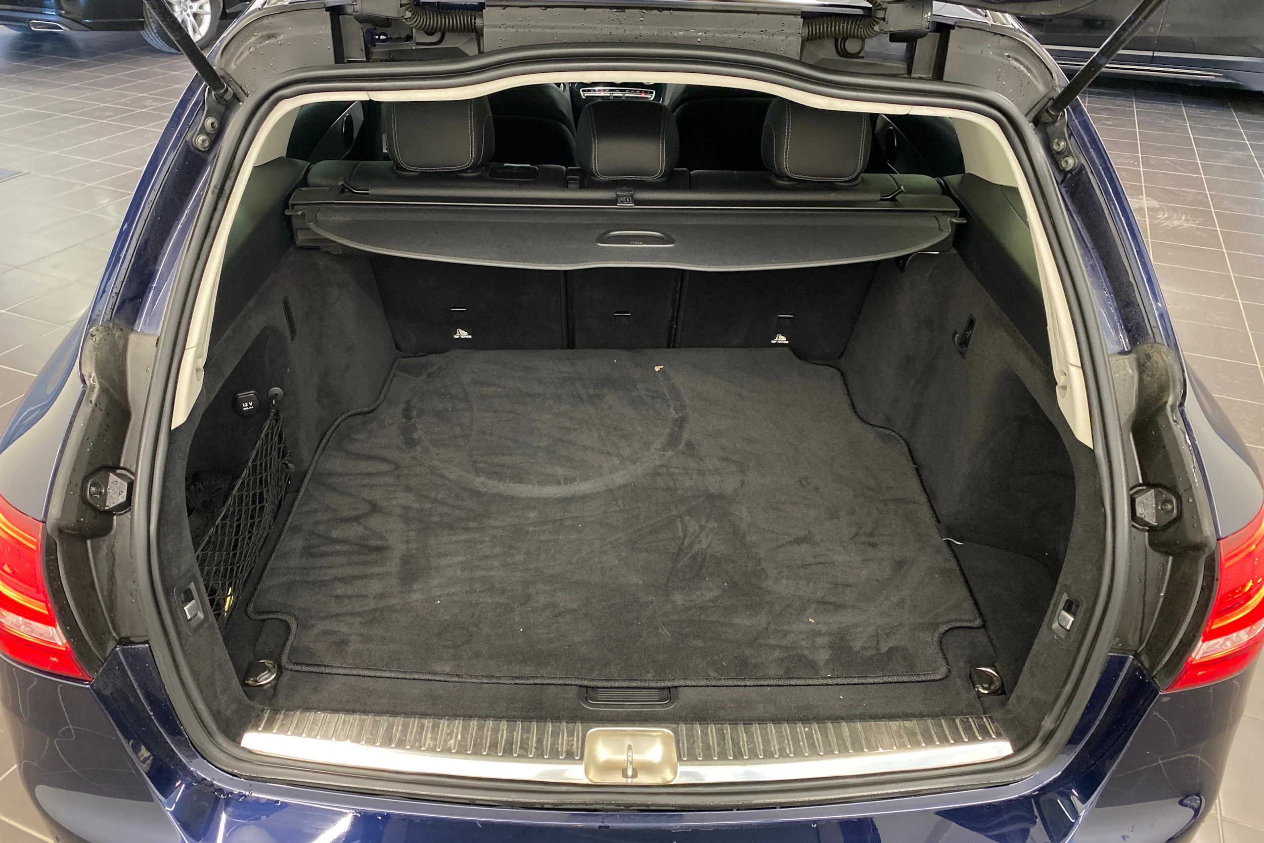 sininen Mercedes-Benz C 2015 kuva 15.