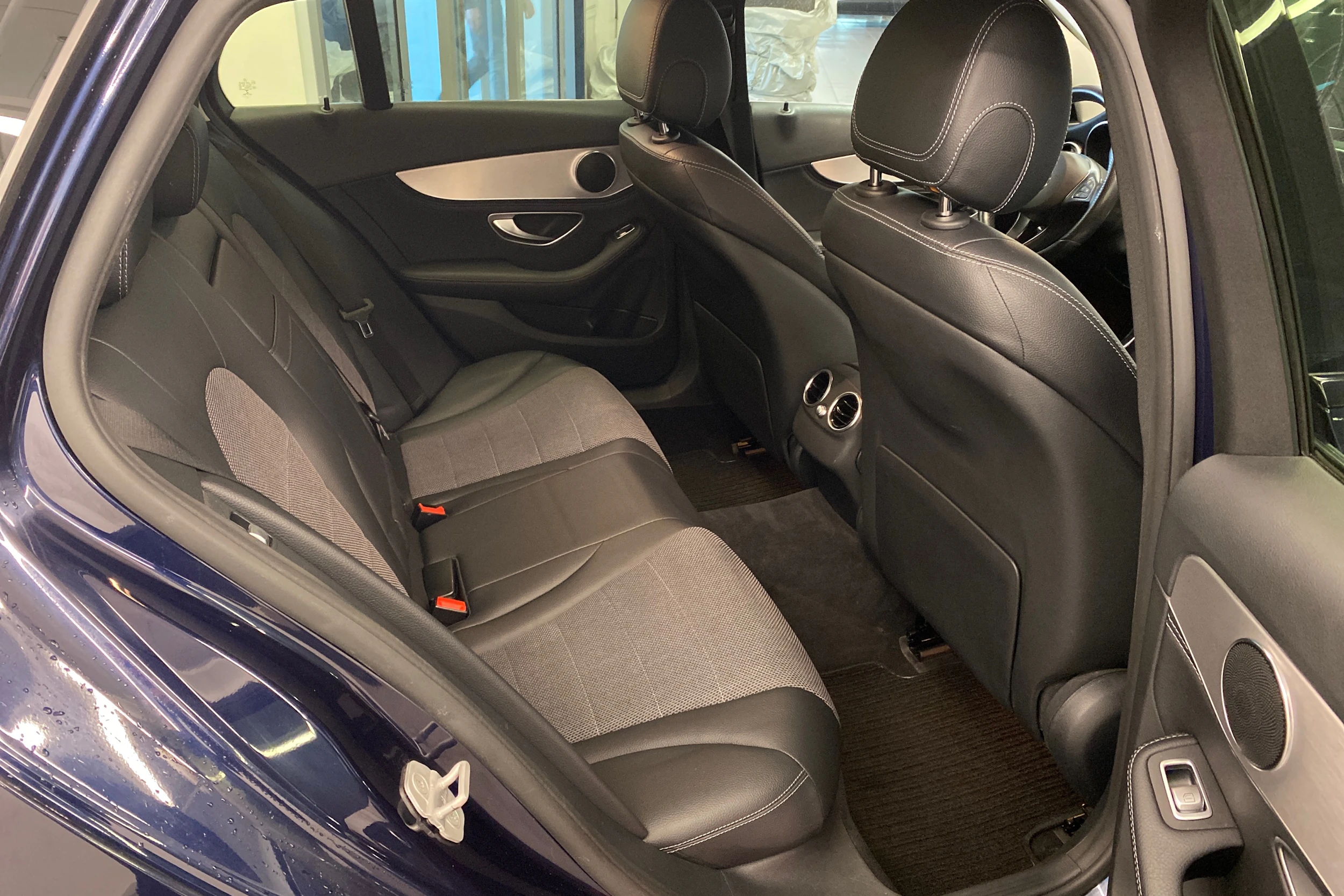 sininen Mercedes-Benz C 2015 kuva 16.