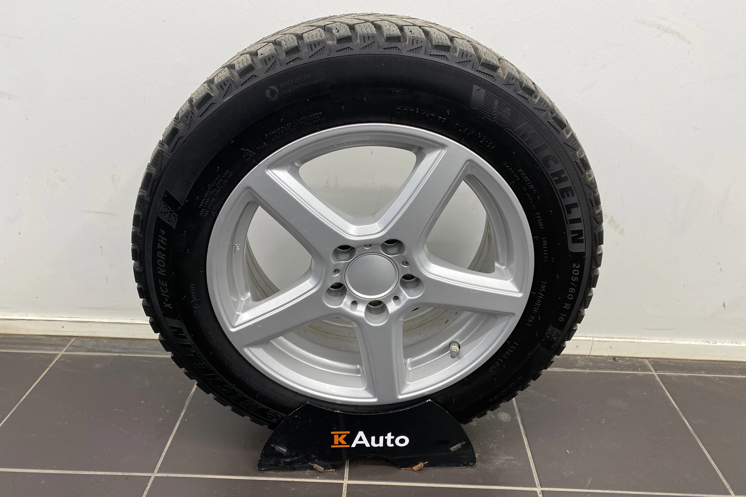 sininen Mercedes-Benz C 2015 kuva 31.