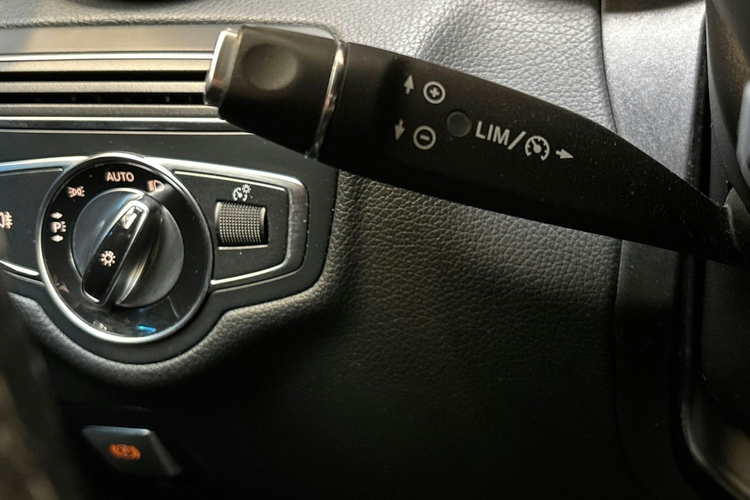 harmaa Mercedes-Benz C 2015 kuva 16.