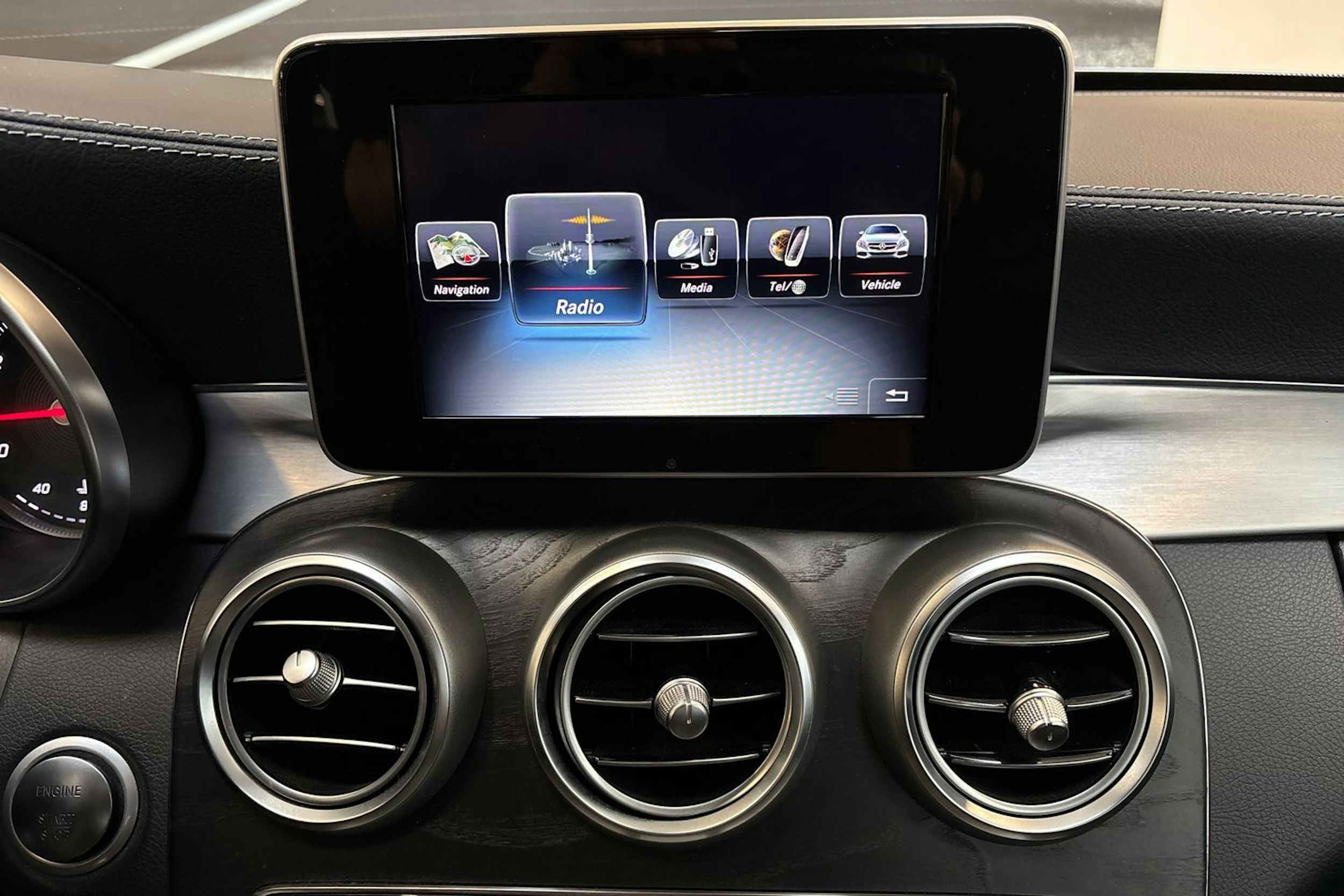 harmaa Mercedes-Benz C 2015 kuva 19.