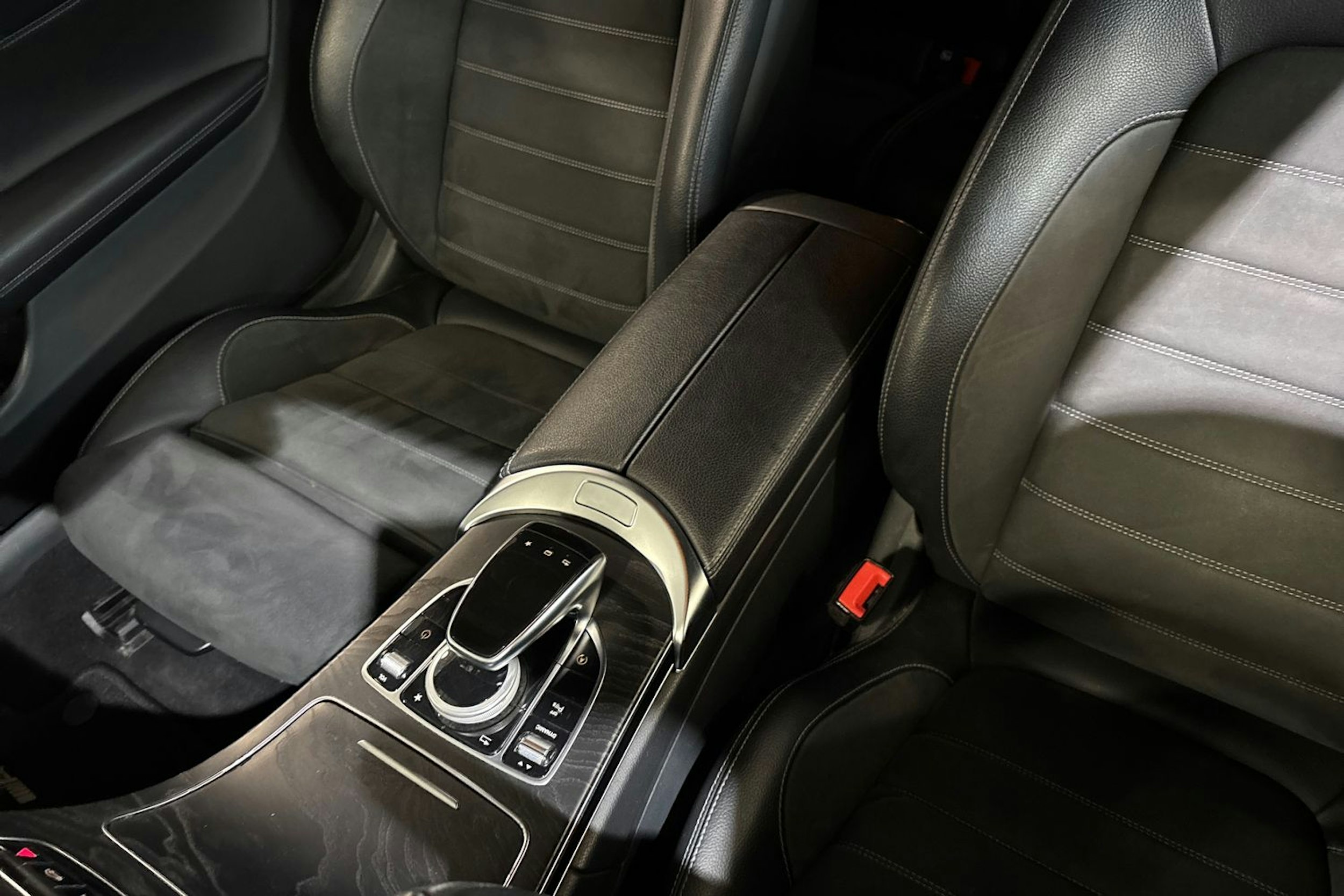 harmaa Mercedes-Benz C 2015 kuva 22.