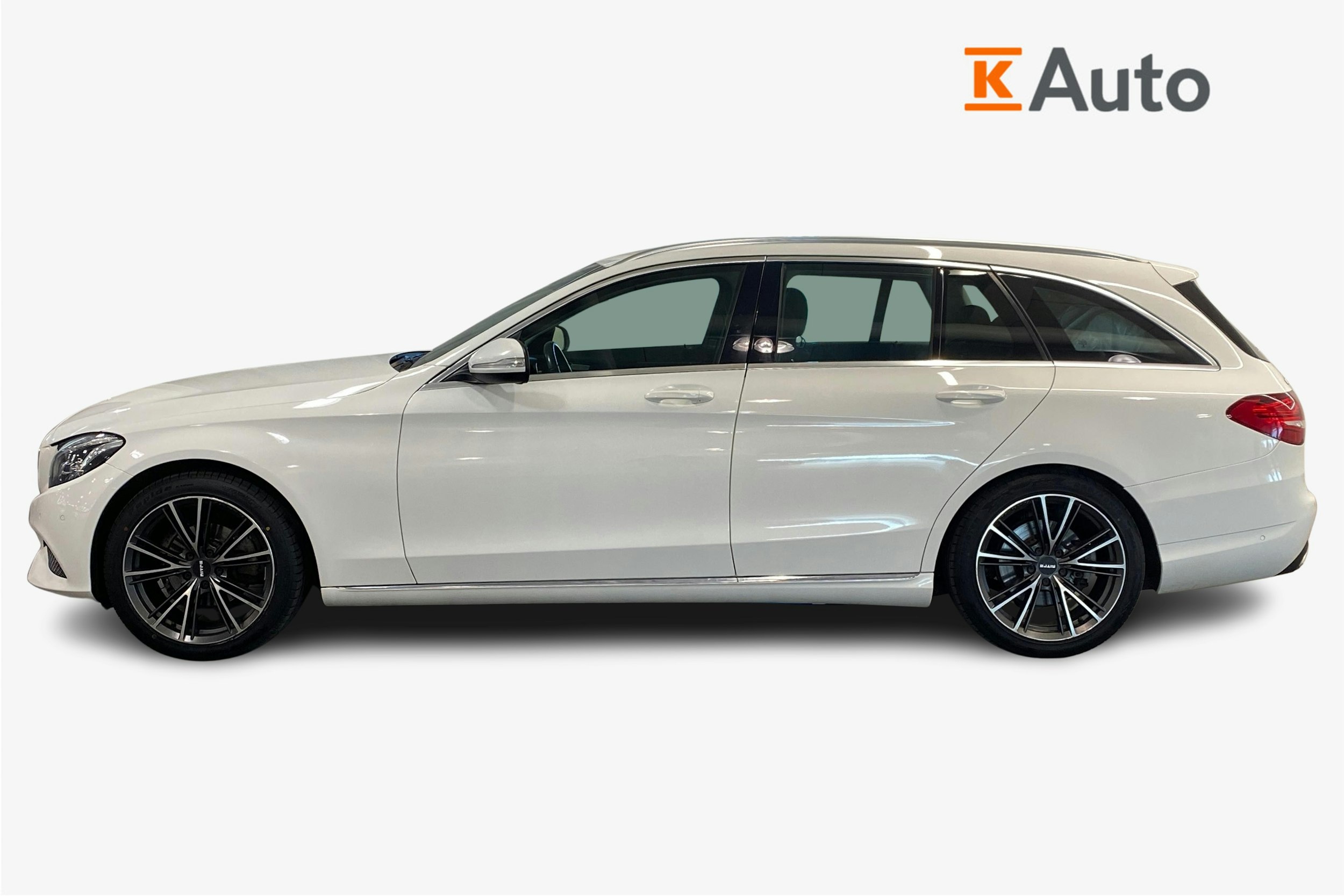 valkoinen Mercedes-Benz C 2016 kuva 6.
