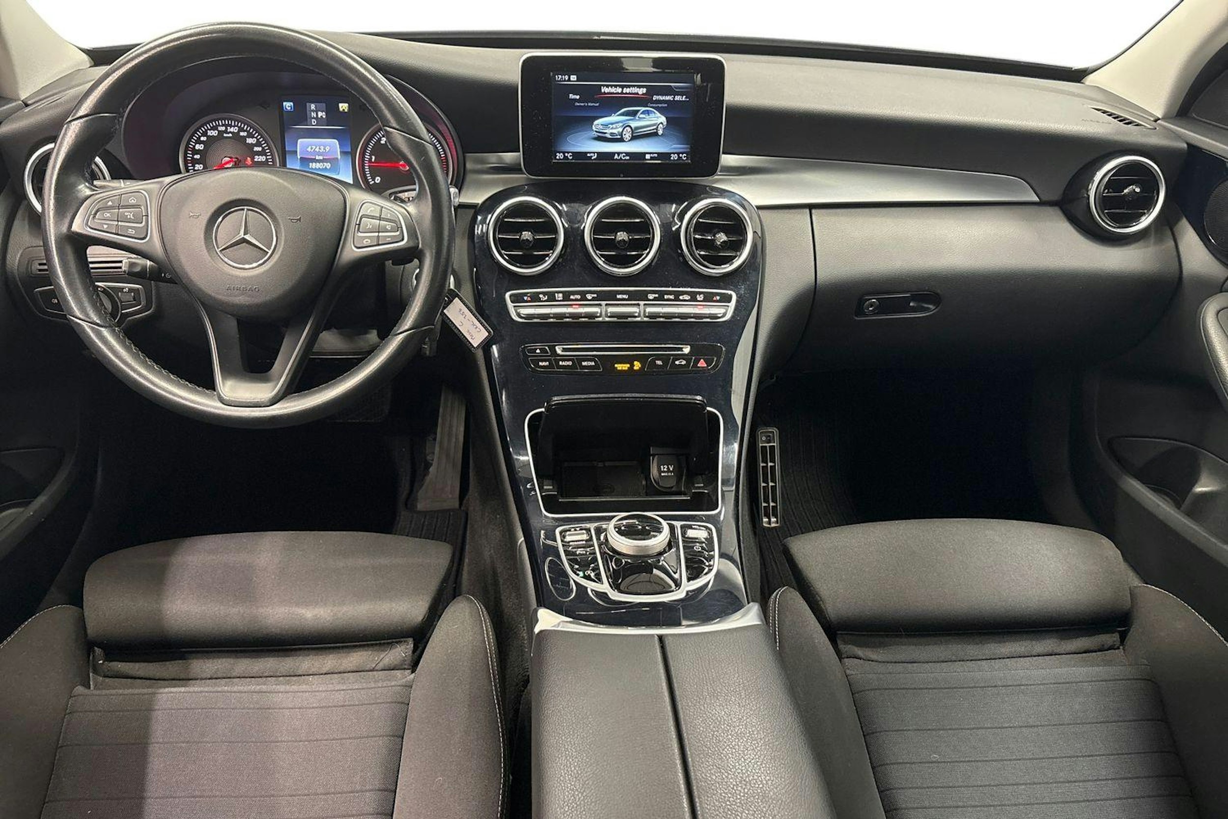 sininen Mercedes-Benz C 2016 kuva 9.