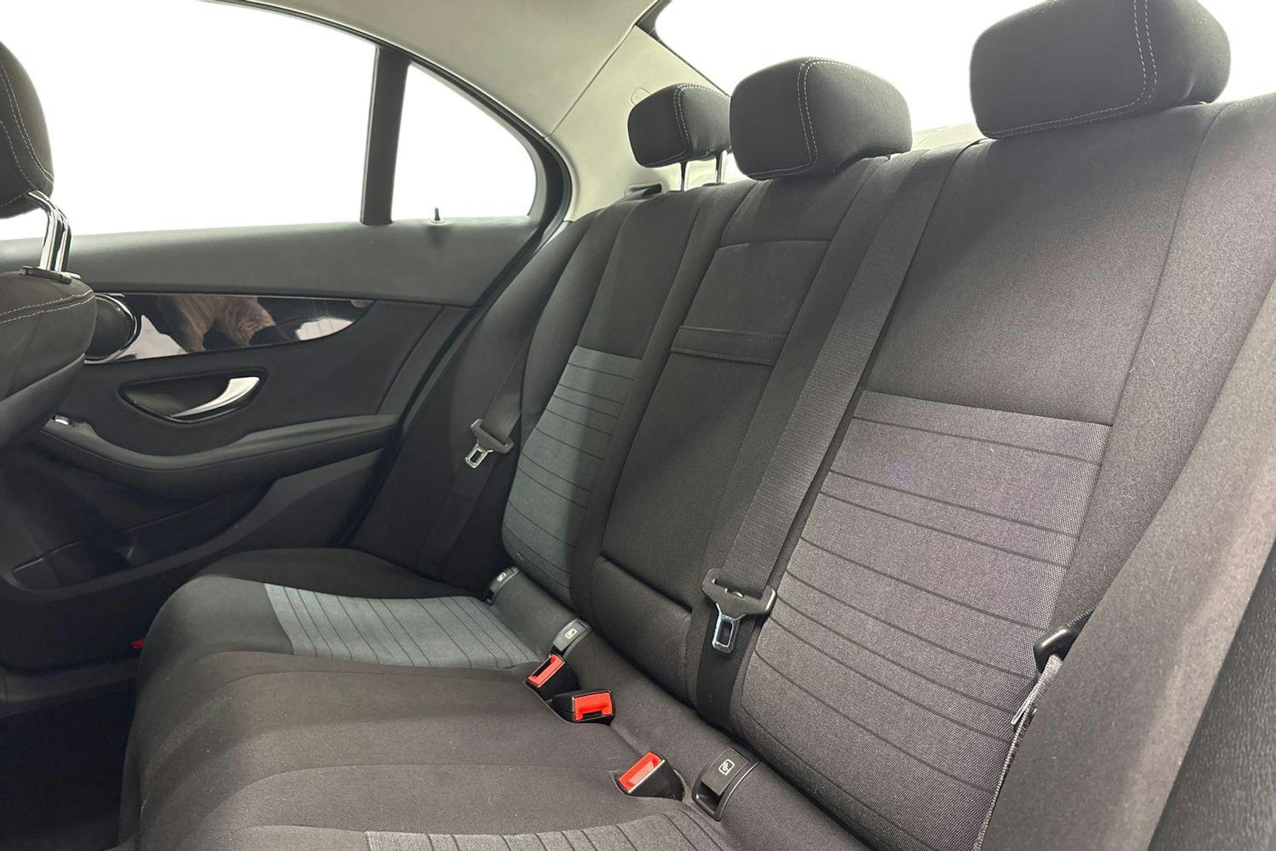 sininen Mercedes-Benz C 2016 kuva 10.