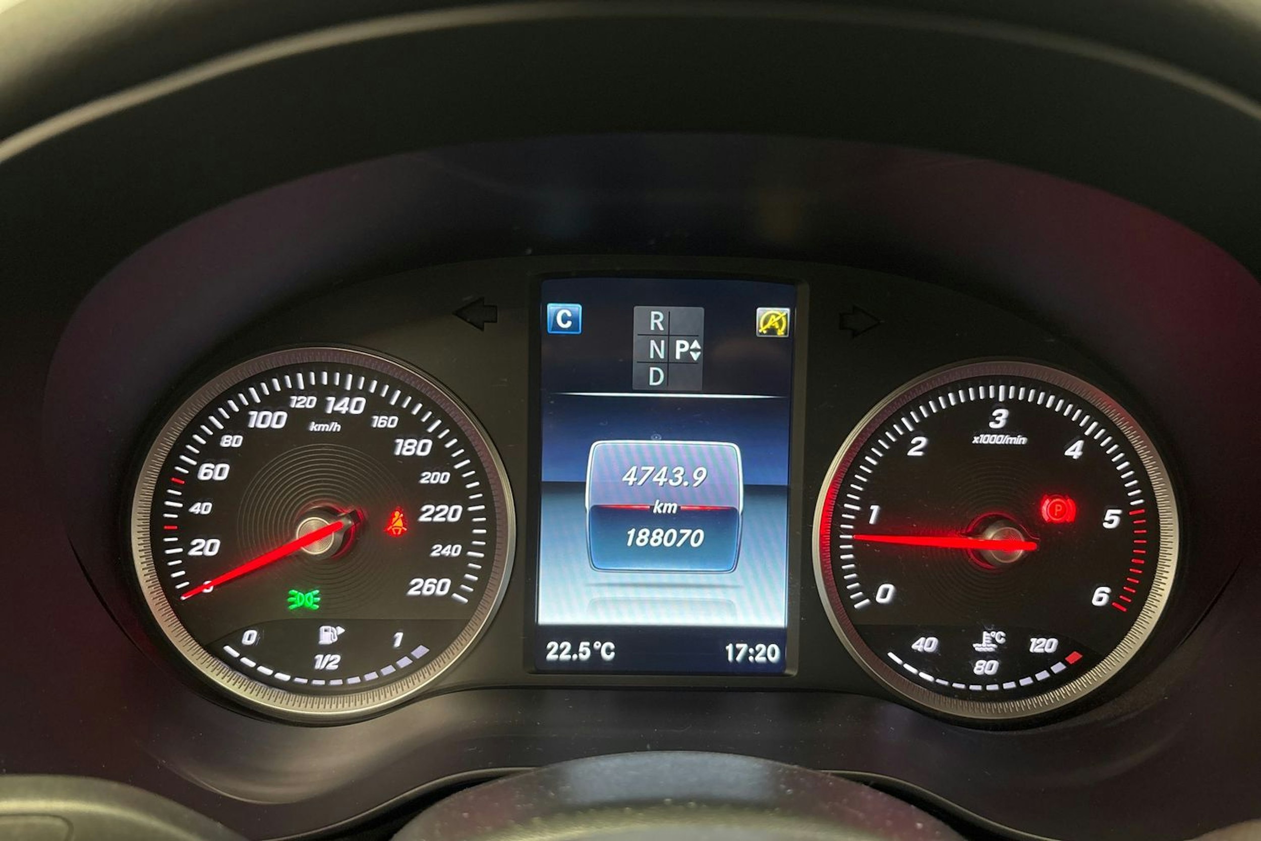 sininen Mercedes-Benz C 2016 kuva 16.