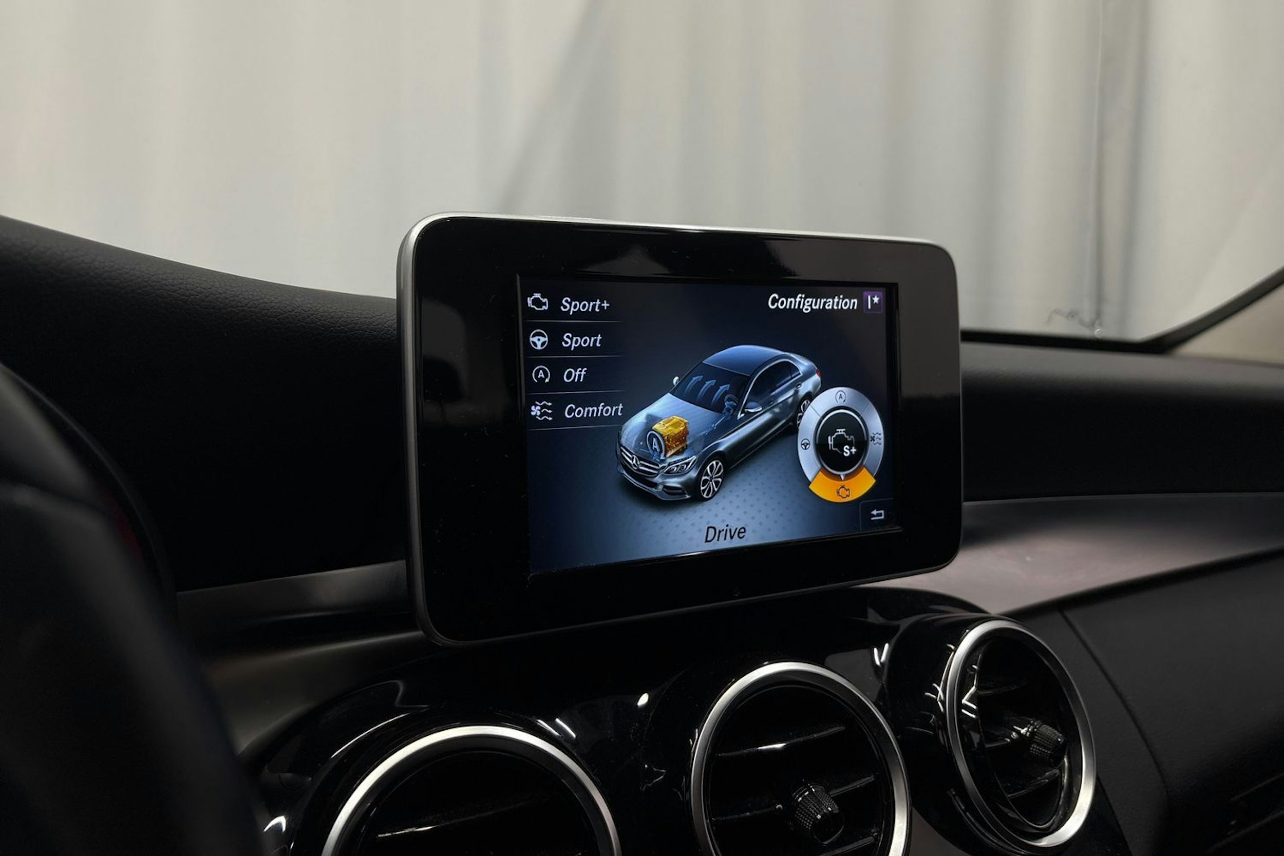 sininen Mercedes-Benz C 2016 kuva 21.