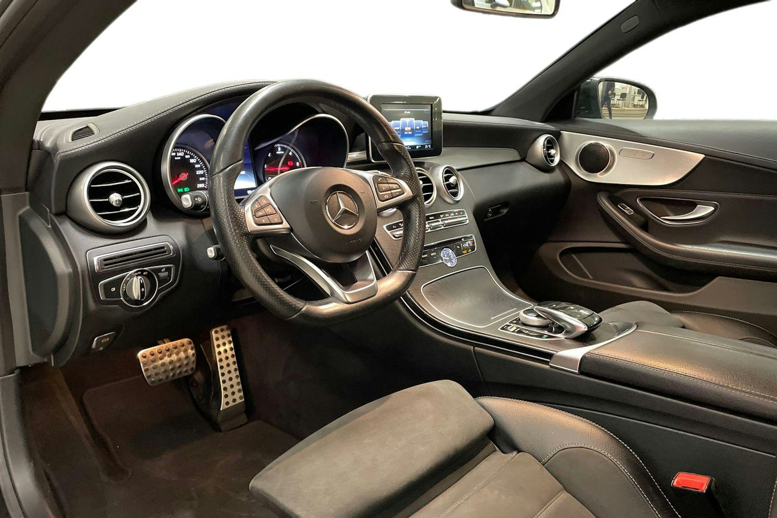 musta Mercedes-Benz C 2016 kuva 7.