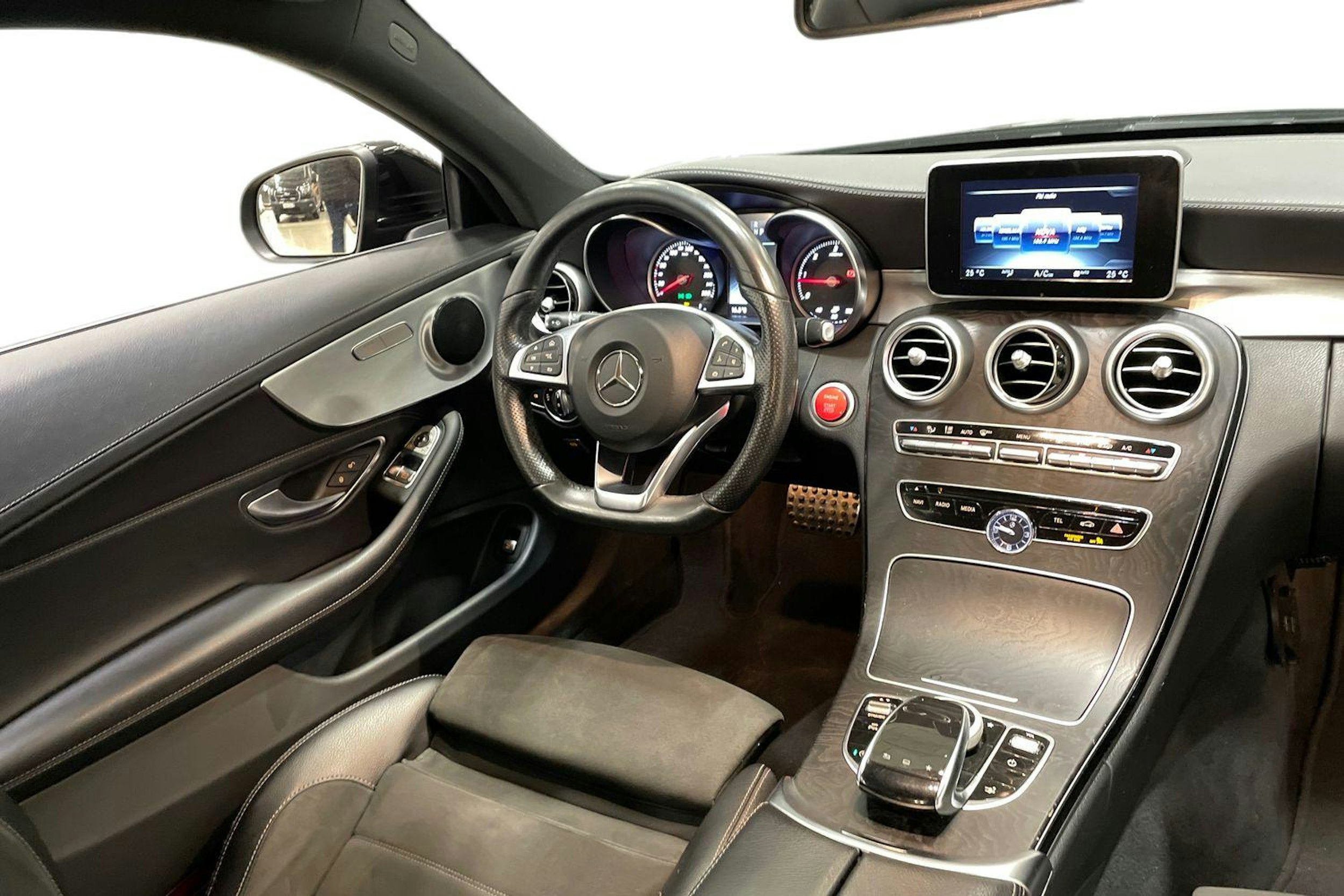 musta Mercedes-Benz C 2016 kuva 9.