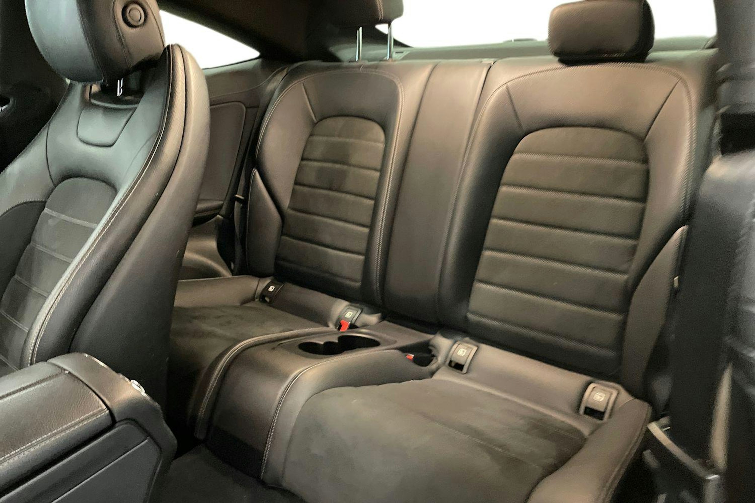 musta Mercedes-Benz C 2016 kuva 10.