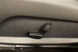 musta Mercedes-Benz C 2016 kuva 16.