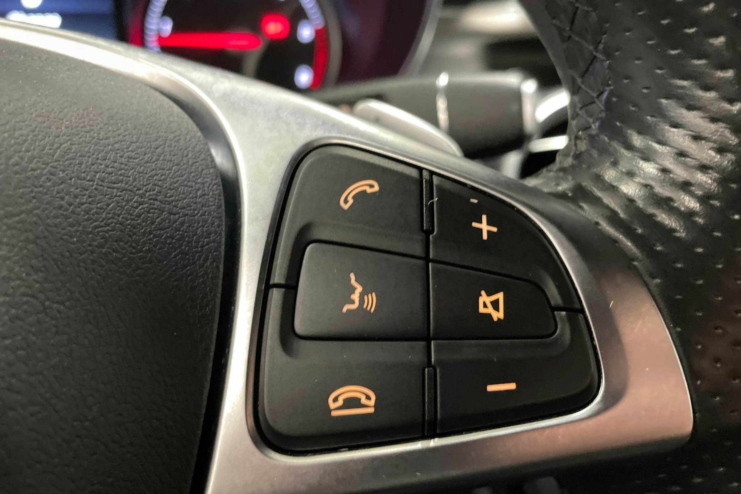 musta Mercedes-Benz C 2016 kuva 18.