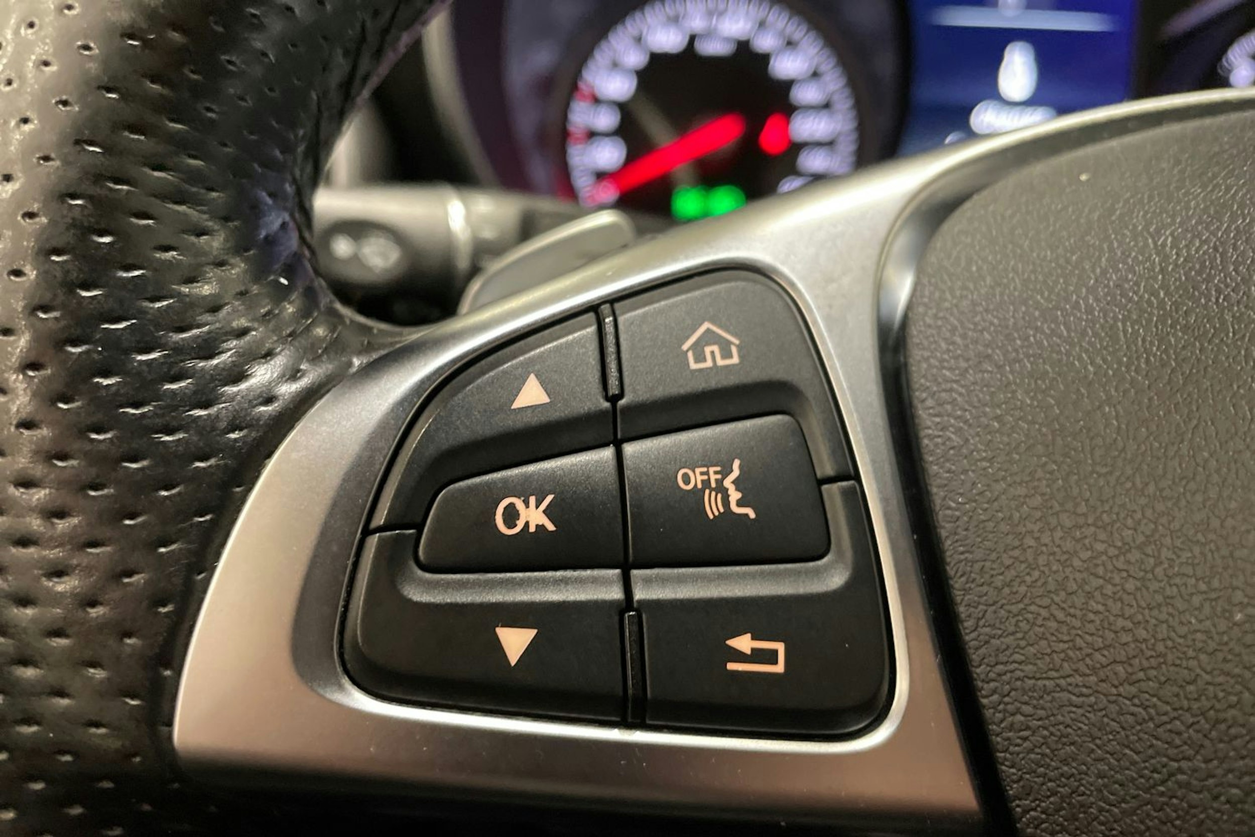 musta Mercedes-Benz C 2016 kuva 19.