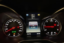 musta Mercedes-Benz C 2016 kuva 20.