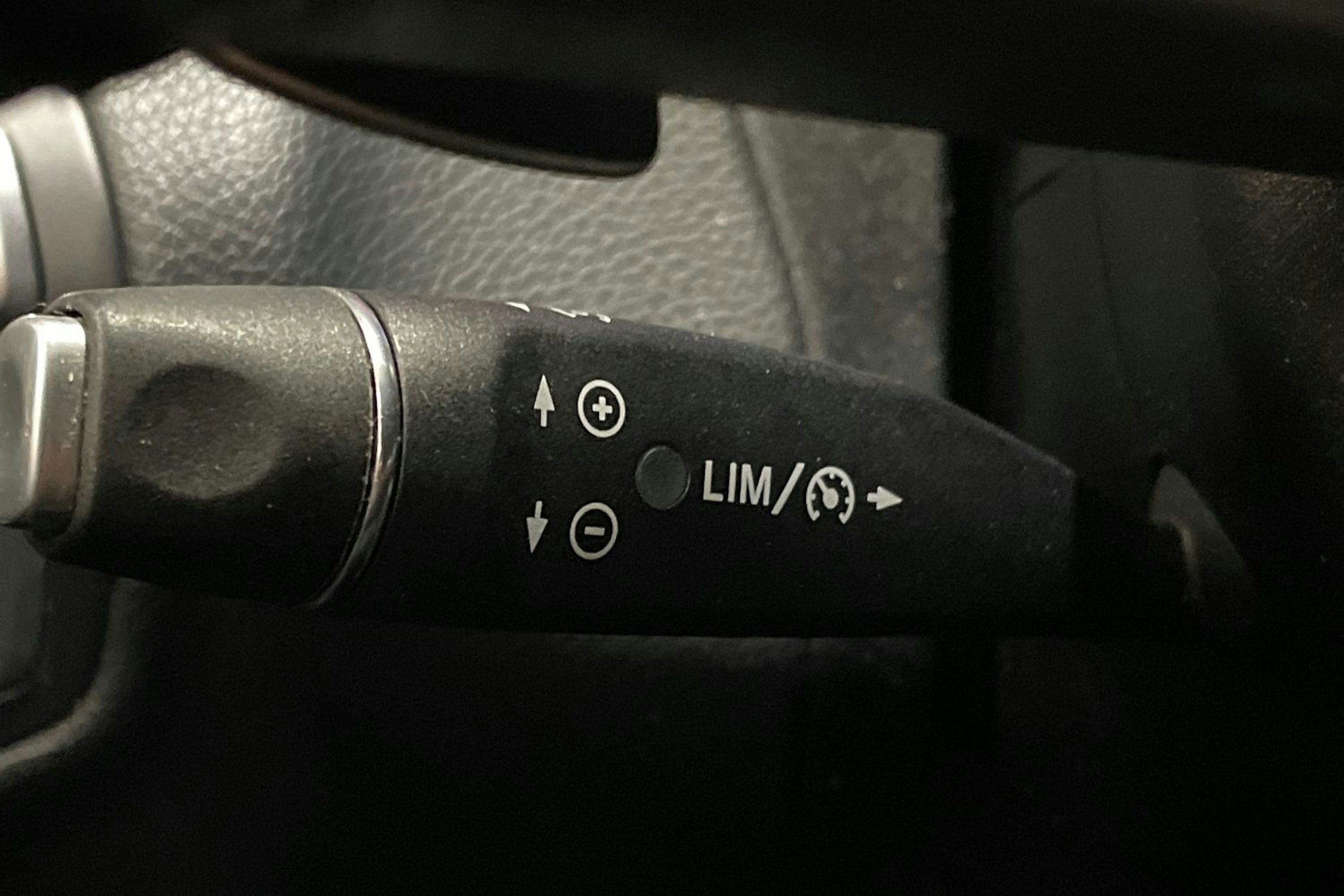 musta Mercedes-Benz C 2016 kuva 21.