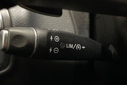 musta Mercedes-Benz C 2016 kuva 21.