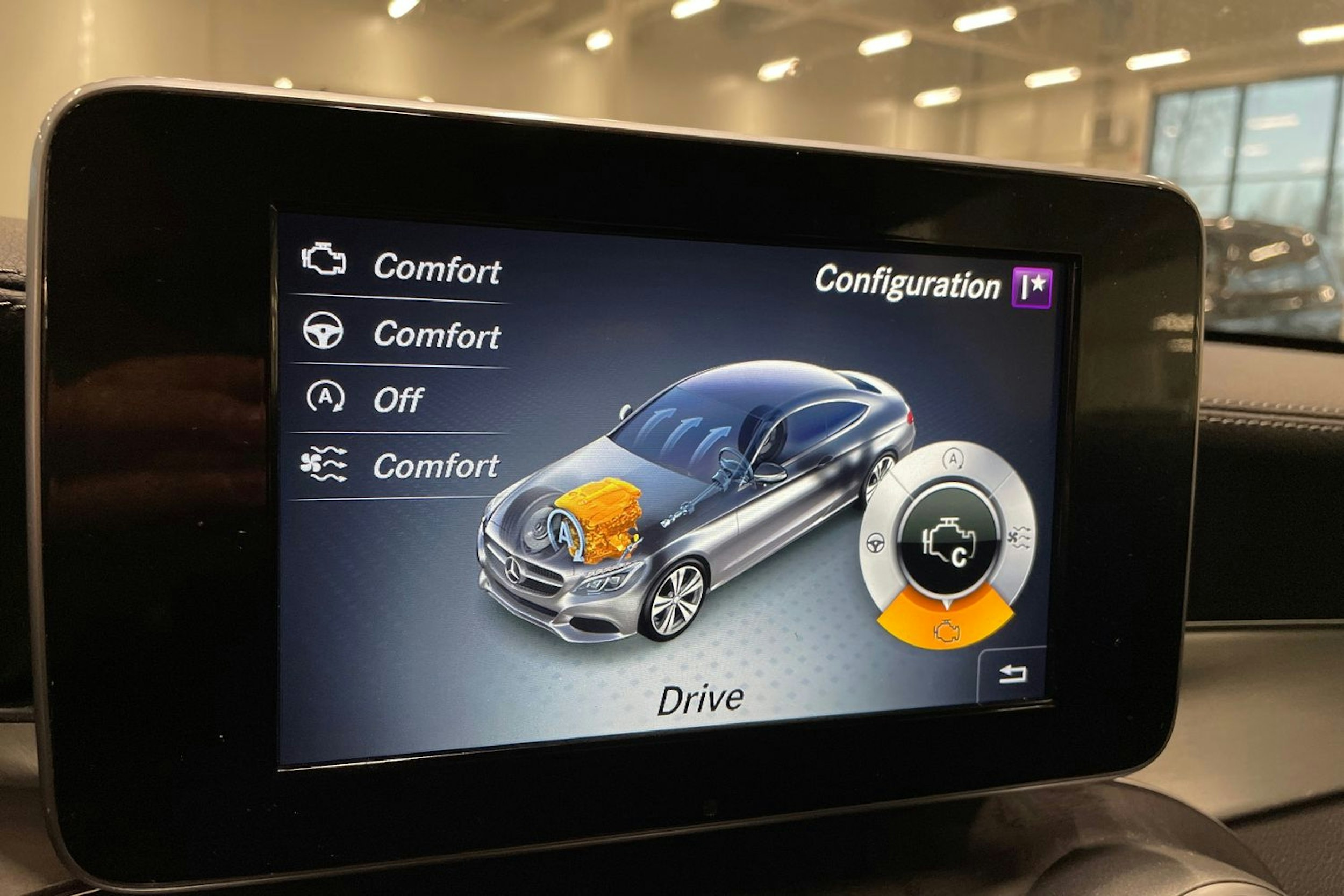 musta Mercedes-Benz C 2016 kuva 27.