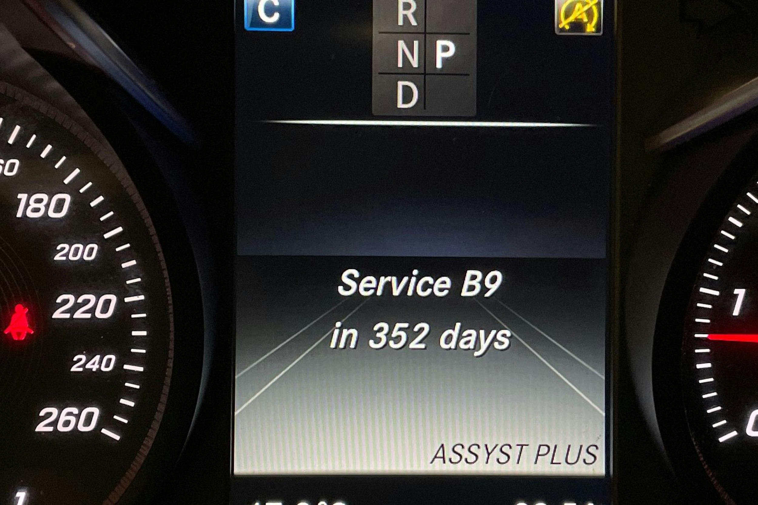 musta Mercedes-Benz C 2016 kuva 28.