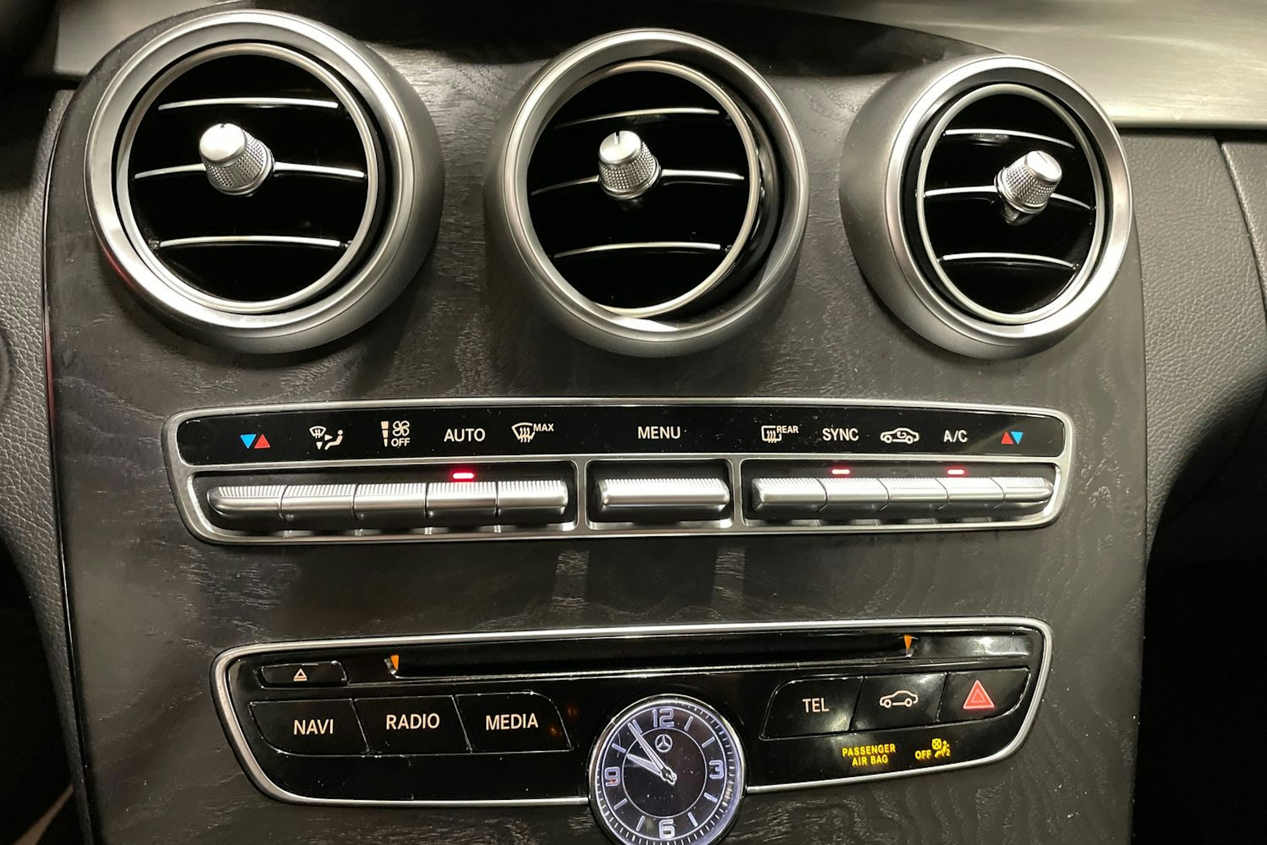 musta Mercedes-Benz C 2016 kuva 29.