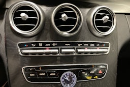 musta Mercedes-Benz C 2016 kuva 29.