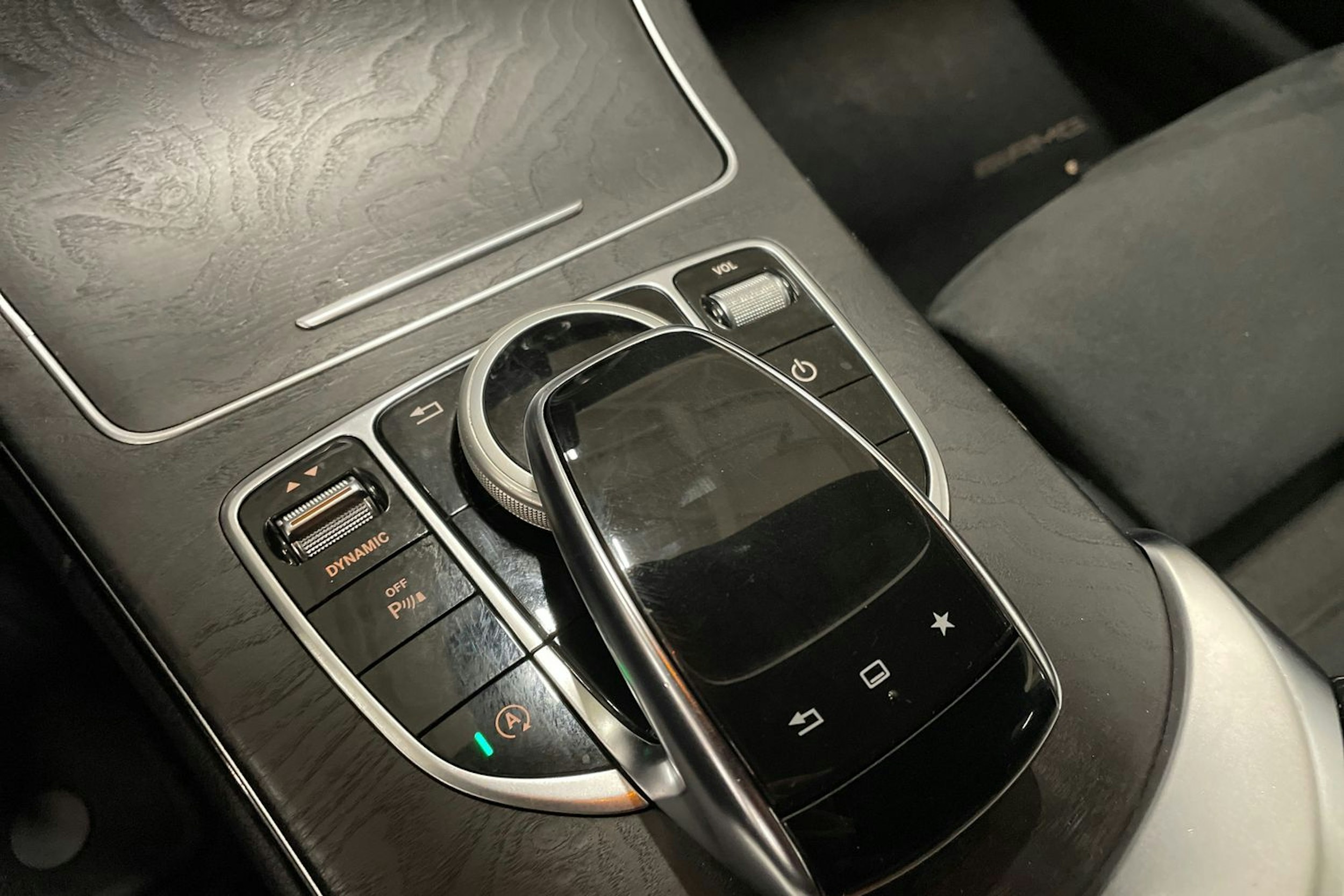 musta Mercedes-Benz C 2016 kuva 30.