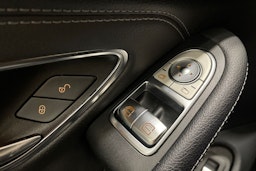 musta Mercedes-Benz C 2016 kuva 31.