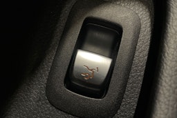 musta Mercedes-Benz C 2016 kuva 33.