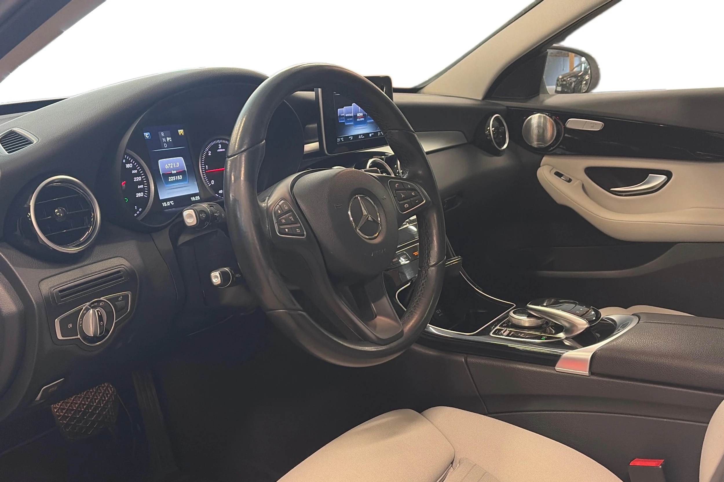 valkoinen Mercedes-Benz C 2016 kuva 3.