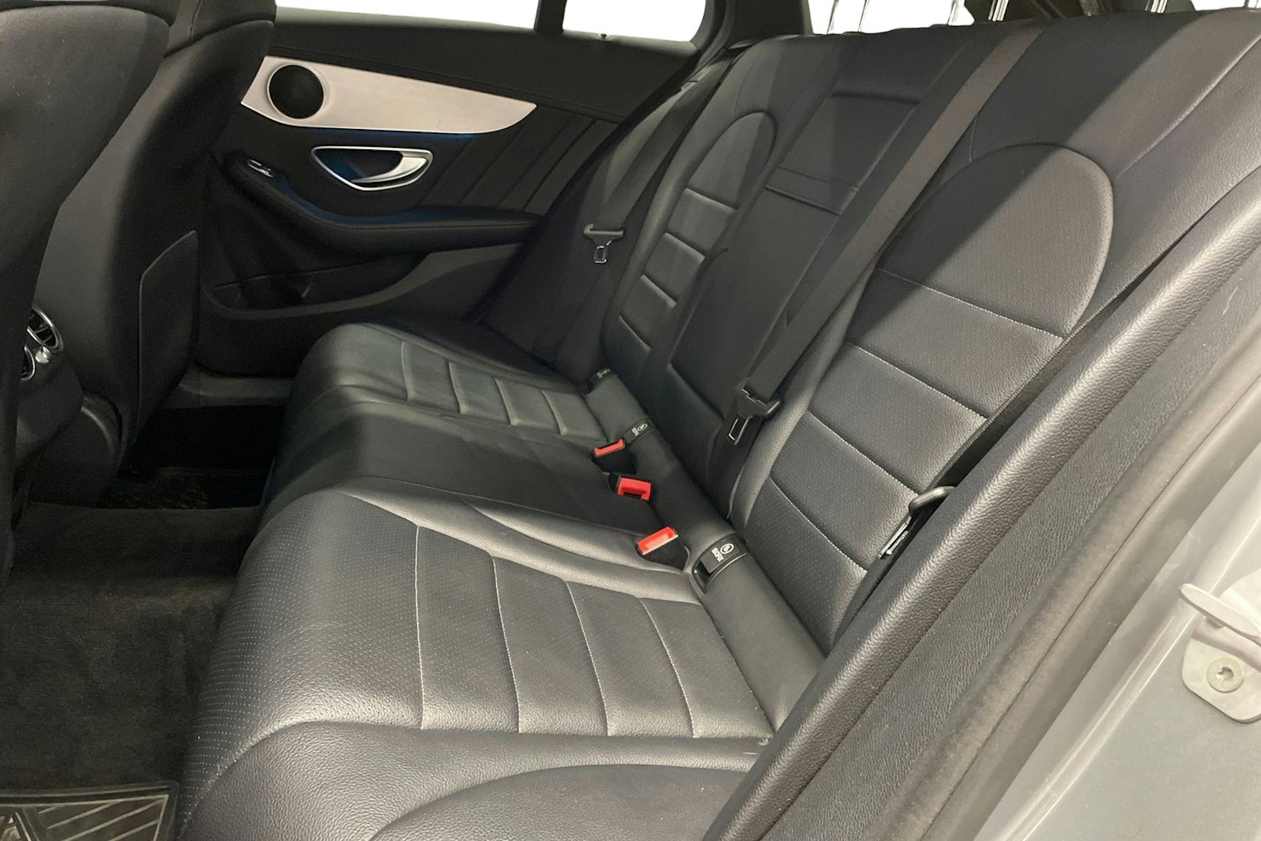 hopea Mercedes-Benz C 2016 kuva 10.