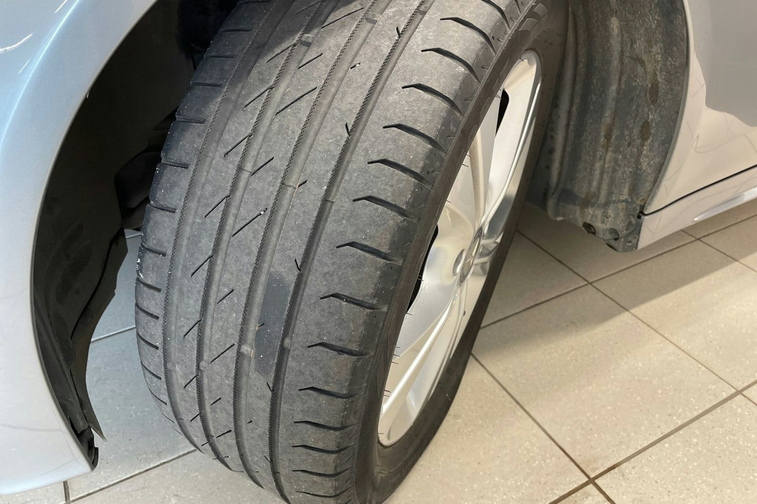 hopea Mercedes-Benz C 2016 kuva 13.