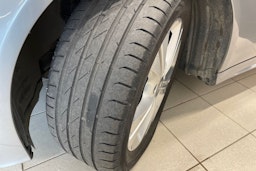 hopea Mercedes-Benz C 2016 kuva 13.