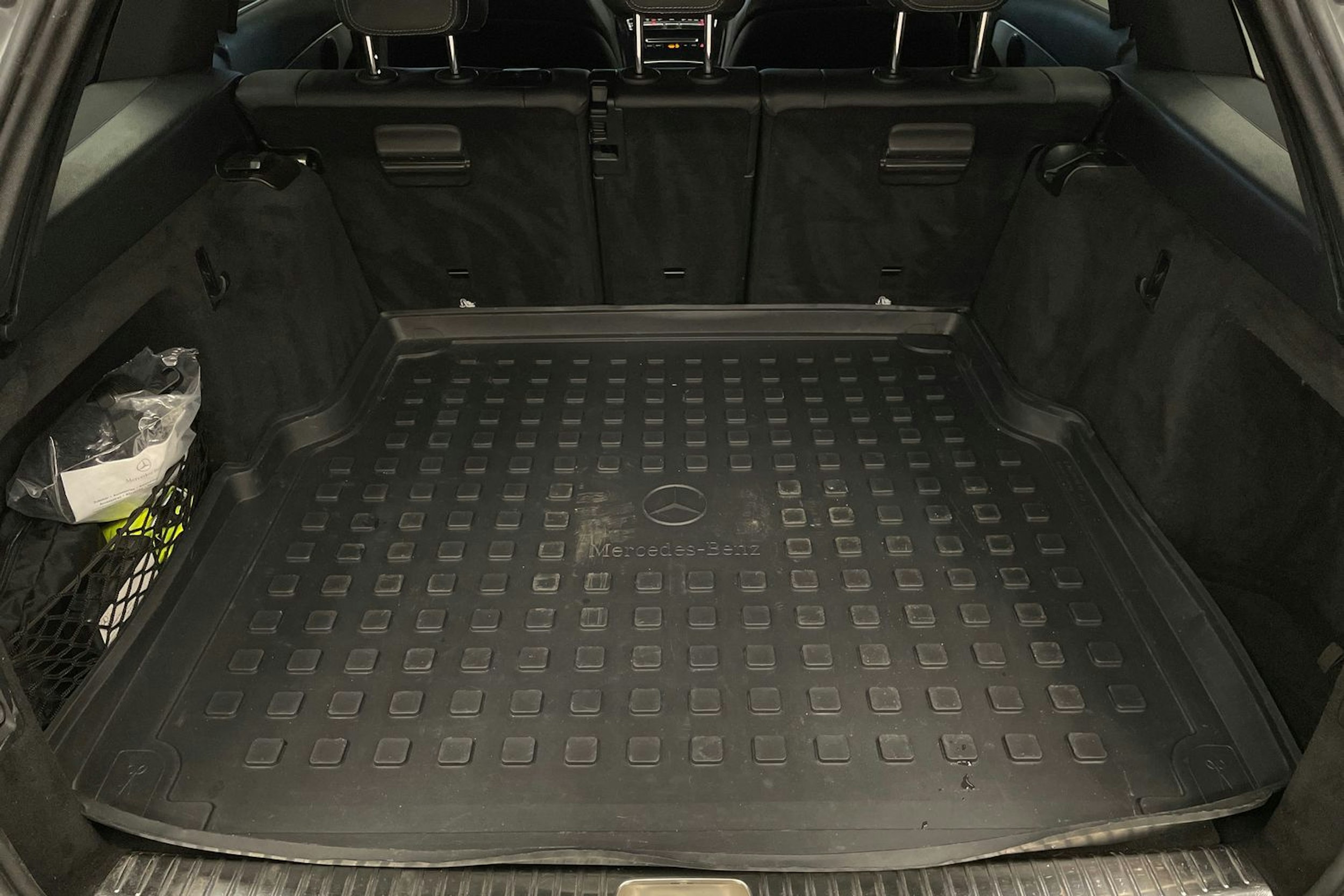 hopea Mercedes-Benz C 2016 kuva 21.