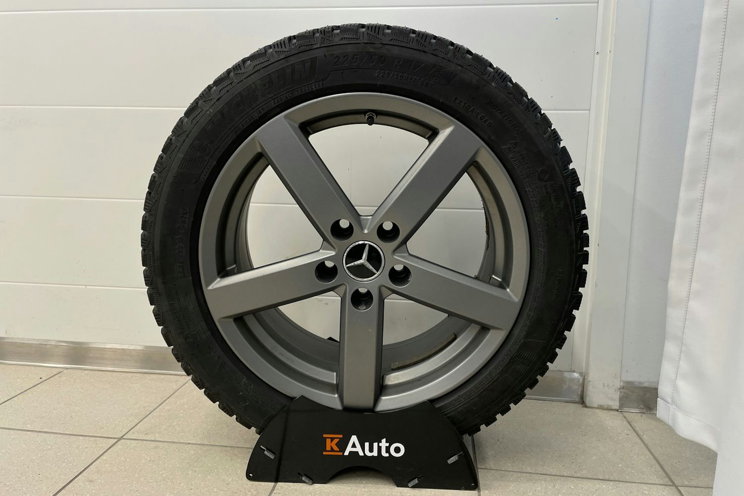 hopea Mercedes-Benz C 2016 kuva 24.